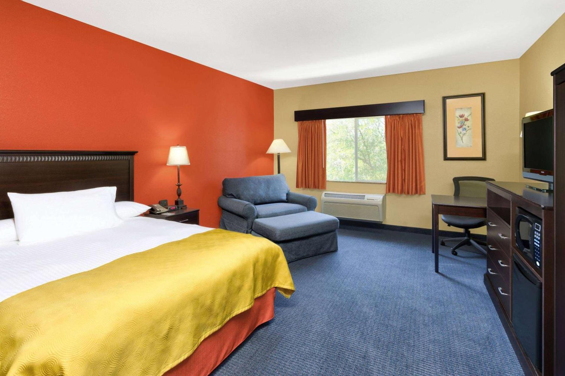 AmericInn by Wyndham Vidalia photo 11