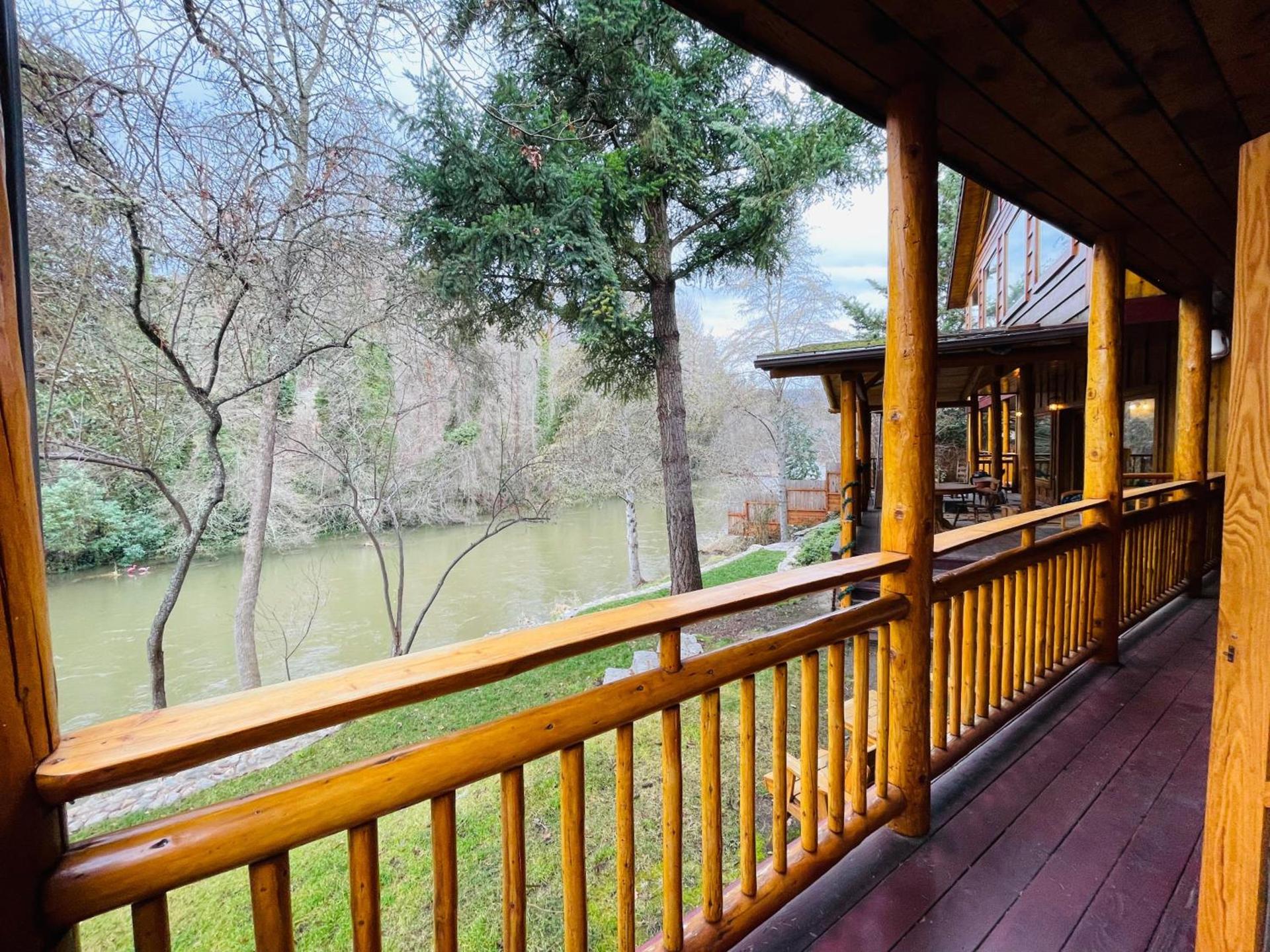 The Lindsay Lodge photo 3