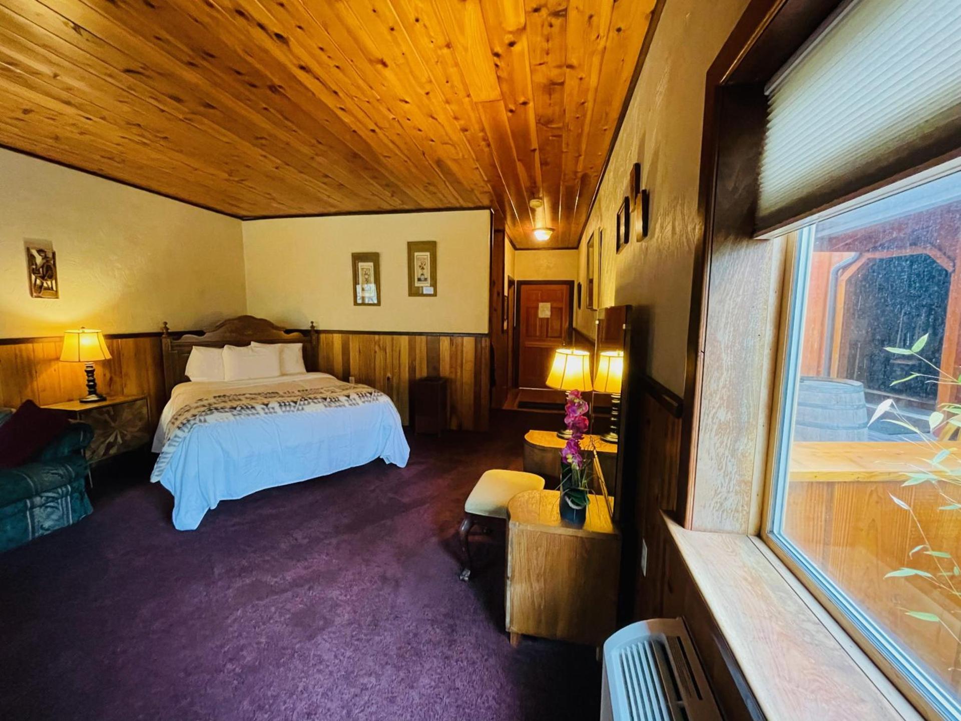 The Lindsay Lodge photo 14
