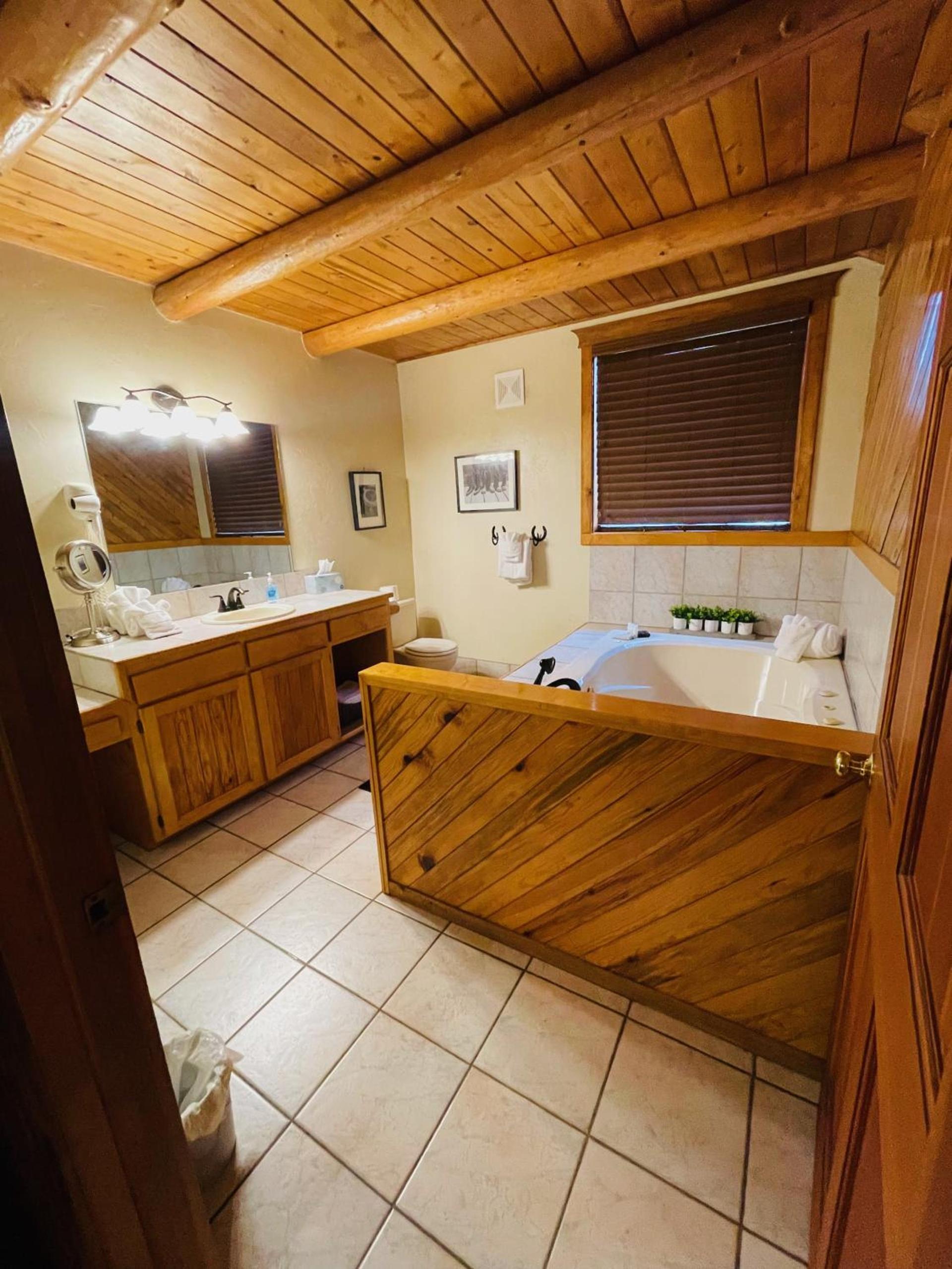 The Lindsay Lodge photo 21