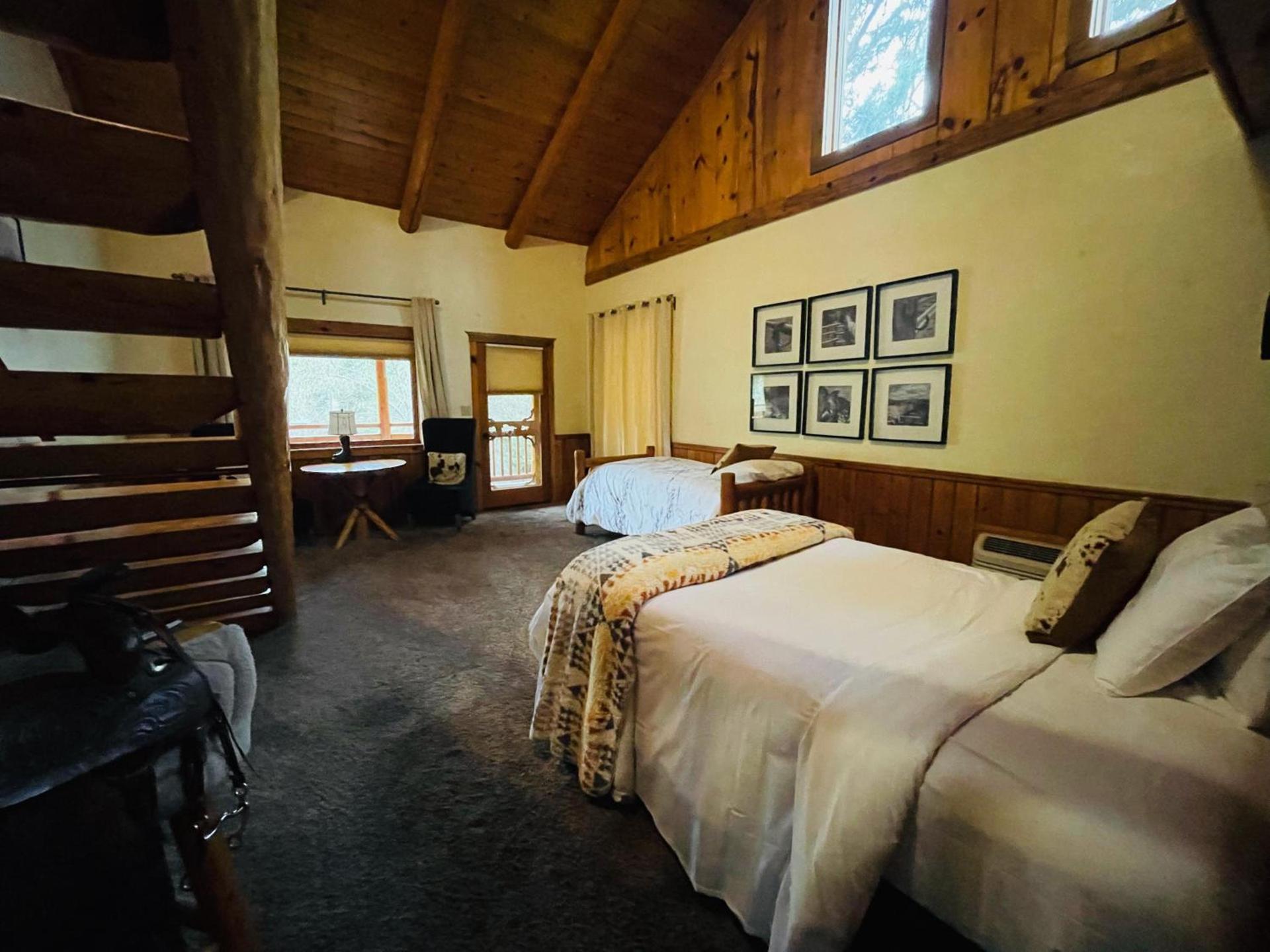 The Lindsay Lodge photo 20