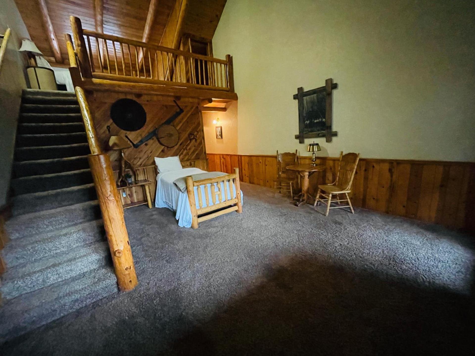 The Lindsay Lodge photo 25