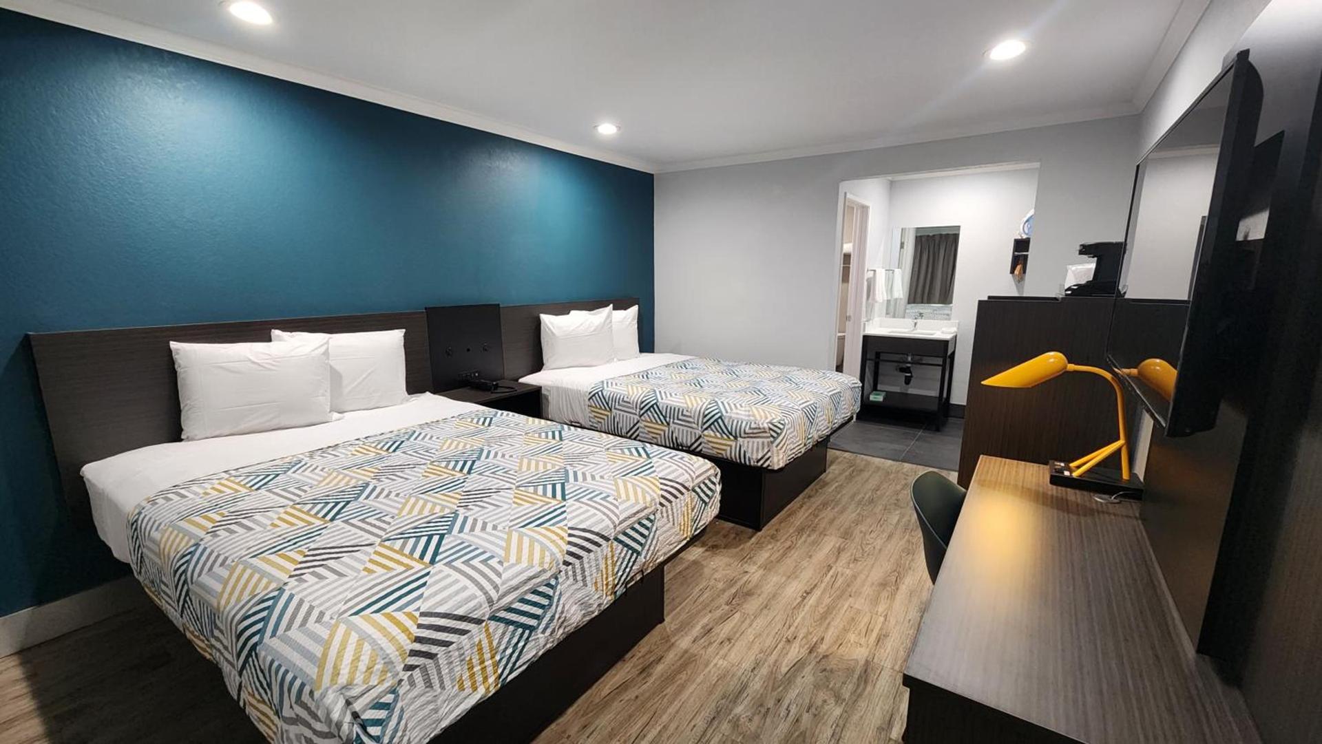 Studio 6 Suites San Ysidro CA San Diego South Bay photo 9