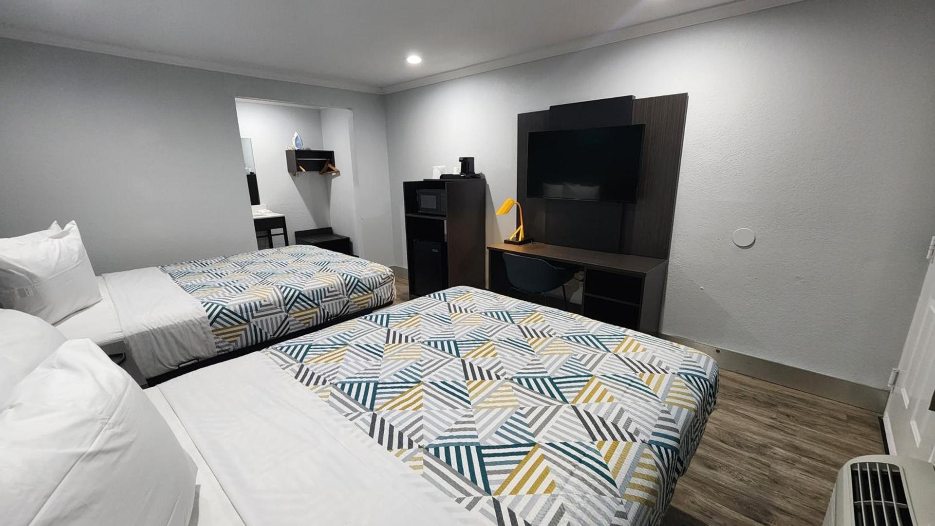 Studio 6 Suites San Ysidro CA San Diego South Bay photo 10