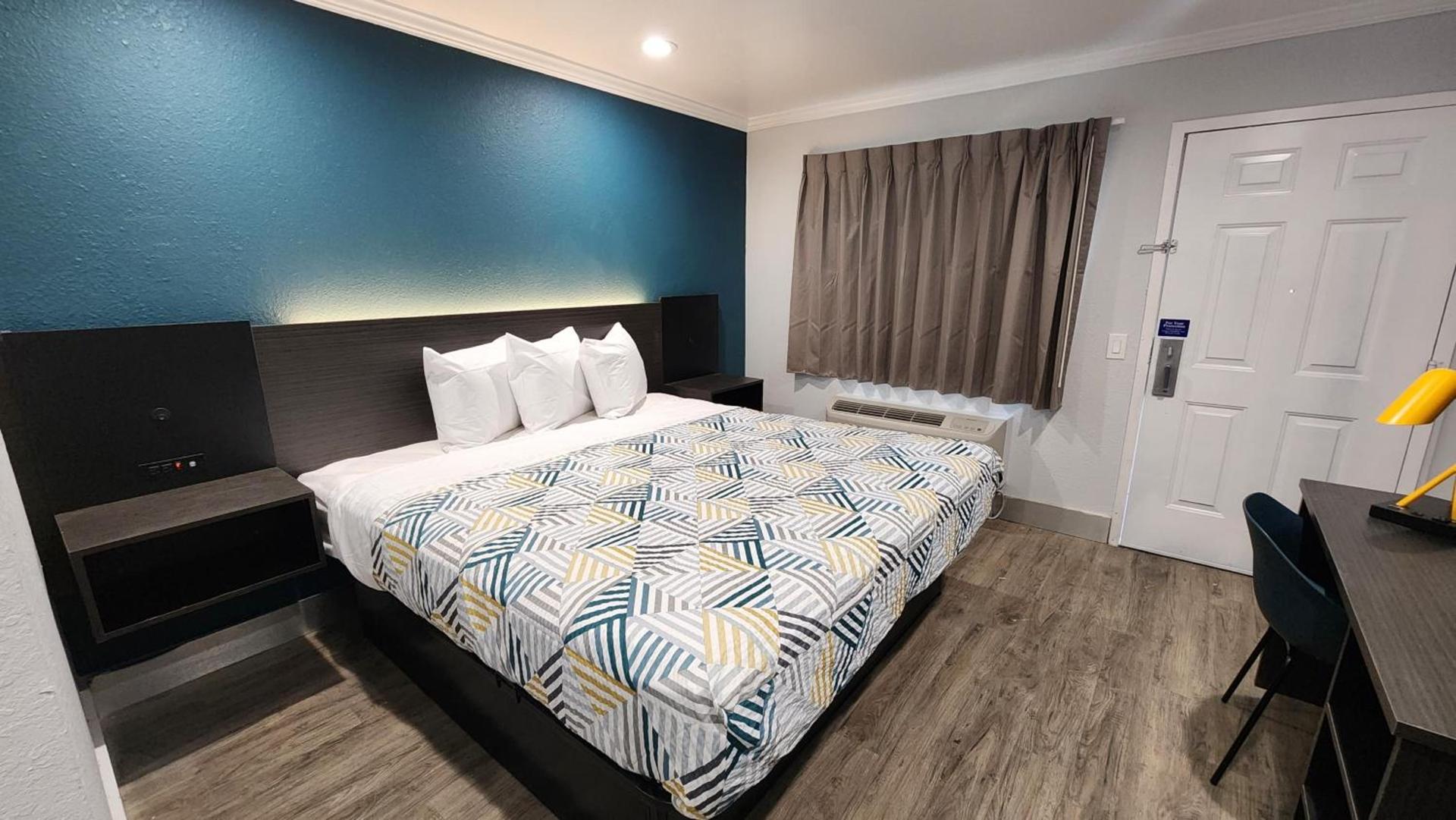 Studio 6 Suites San Ysidro CA San Diego South Bay photo 15