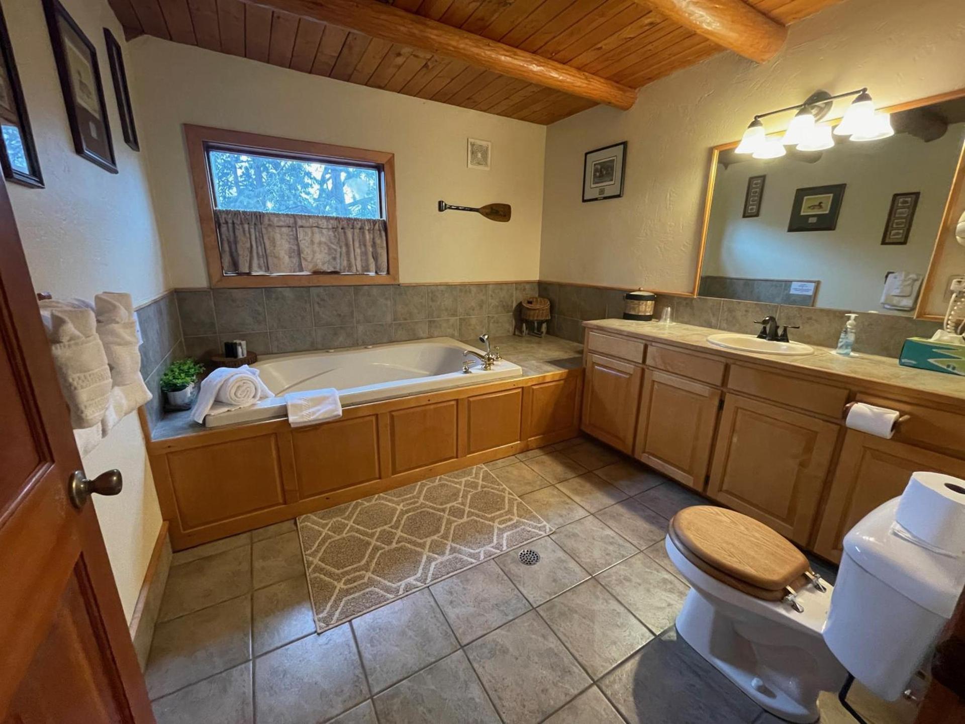 The Lindsay Lodge photo 28