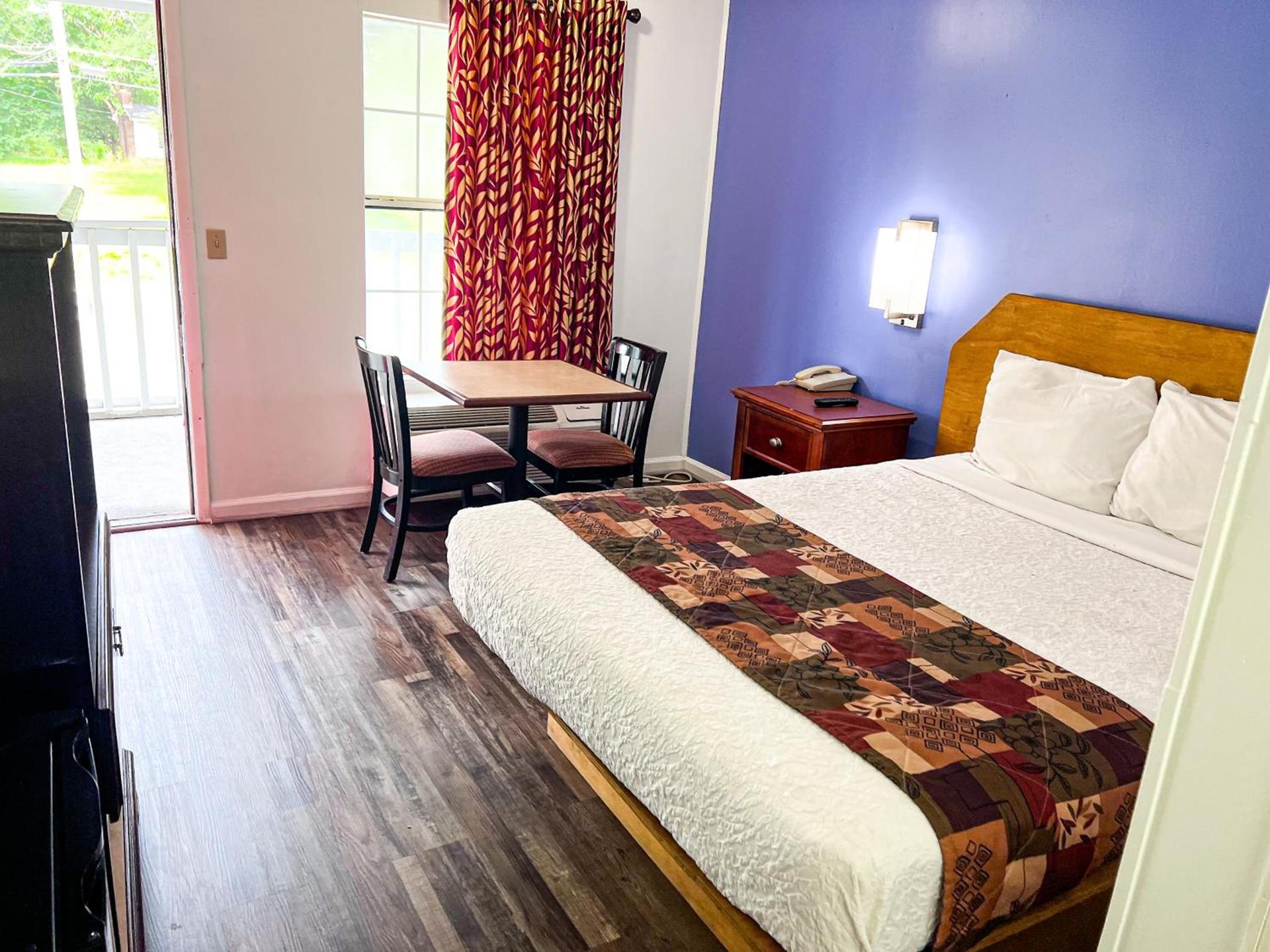 Smith Motel photo 9