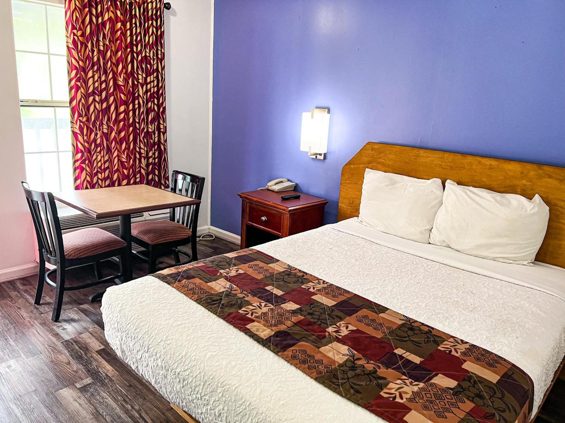 Smith Motel photo 12