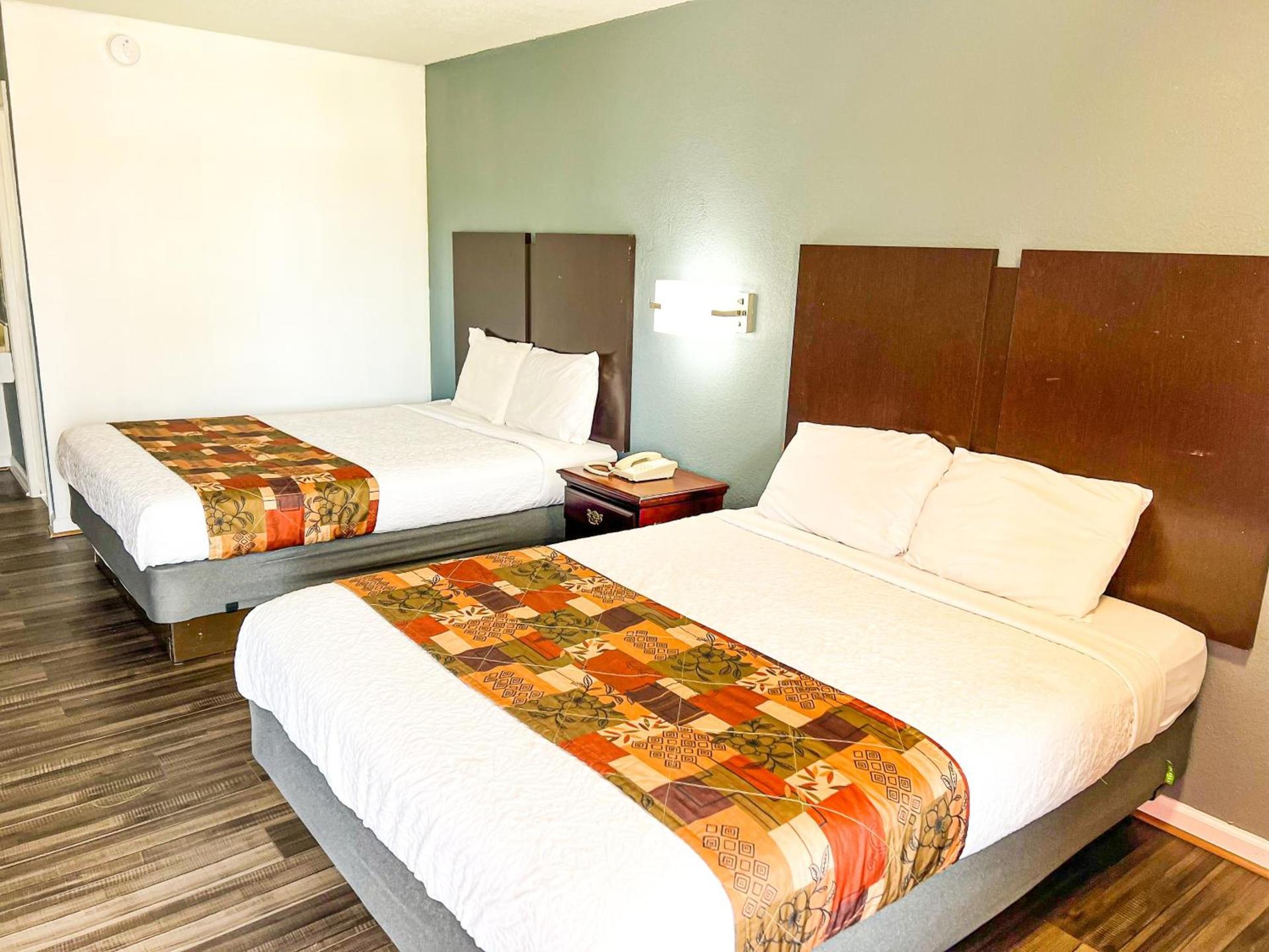 Smith Motel photo 17