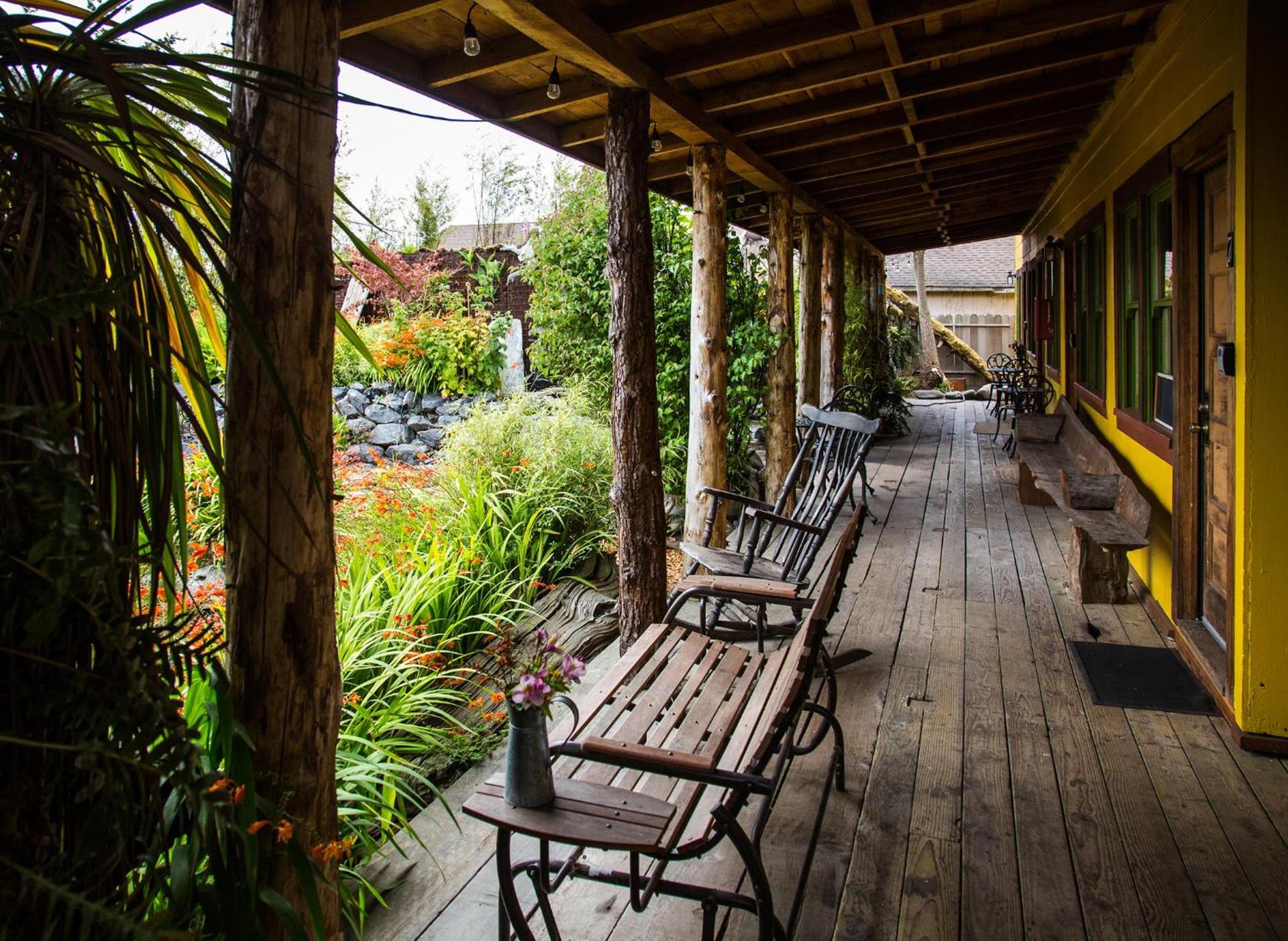 The Front Porch Hidden Oasis photo 34