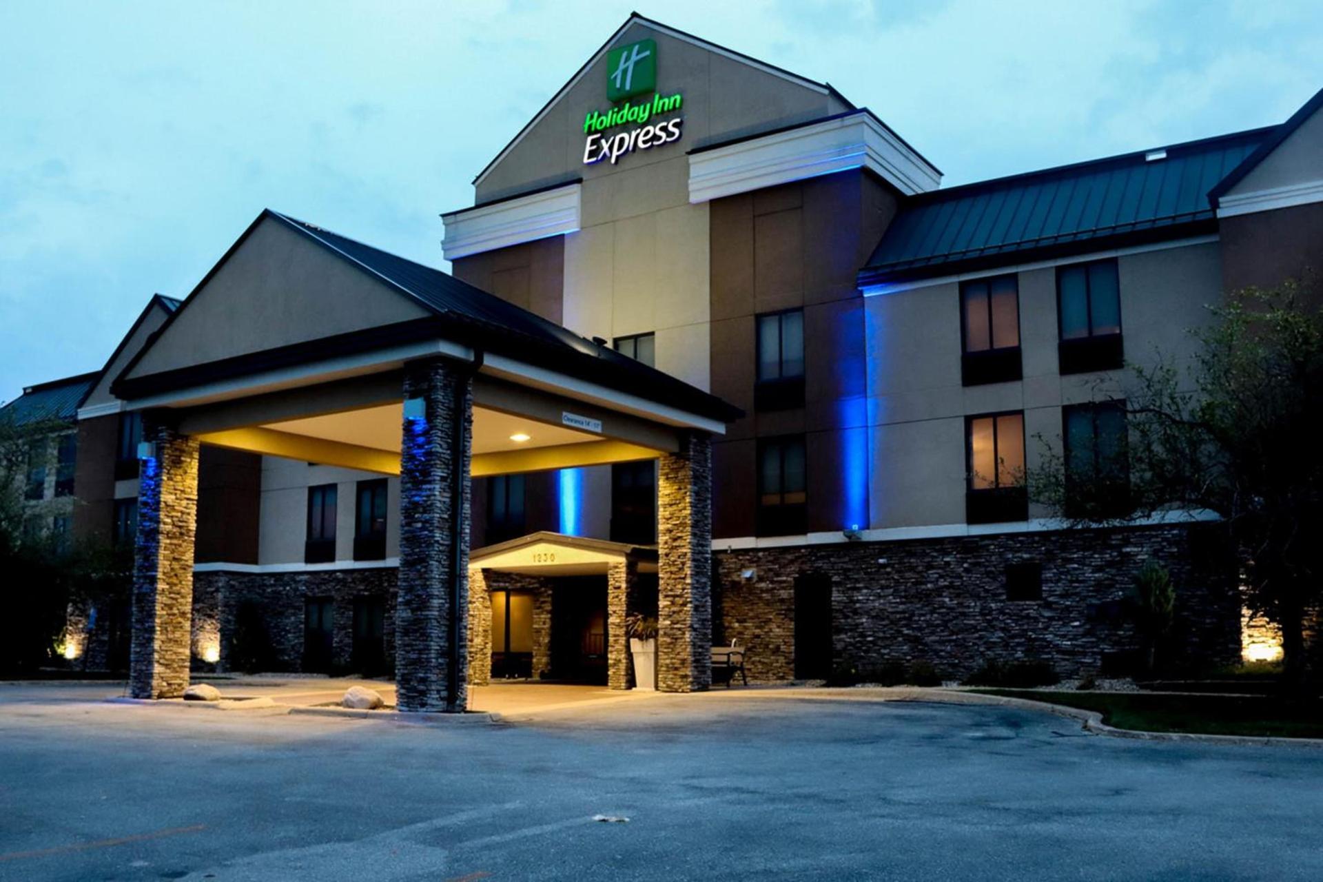 Holiday Inn Express Cedar Rapids - Collins Road by IHG photo 51