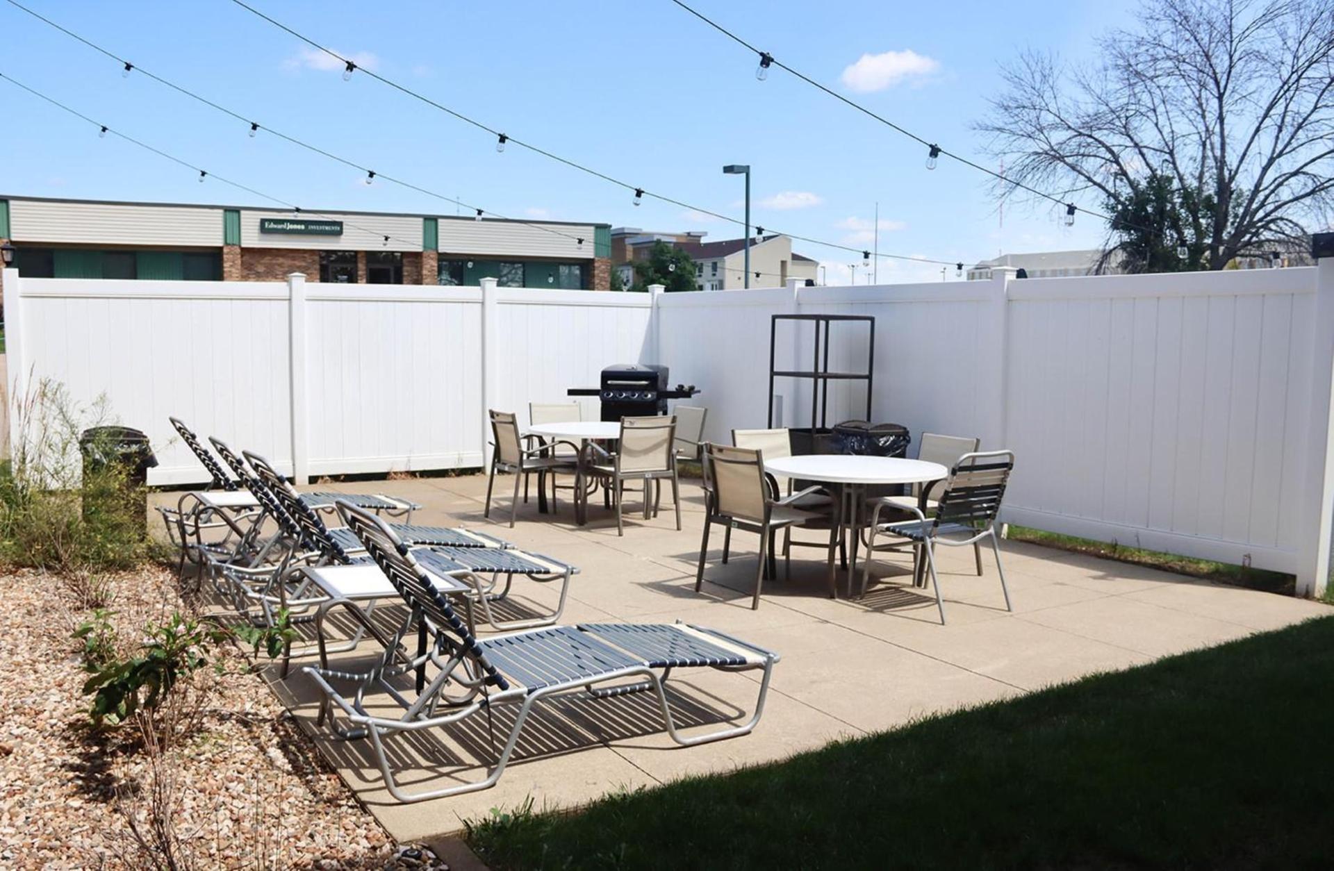 Holiday Inn Express Cedar Rapids - Collins Road by IHG photo 42