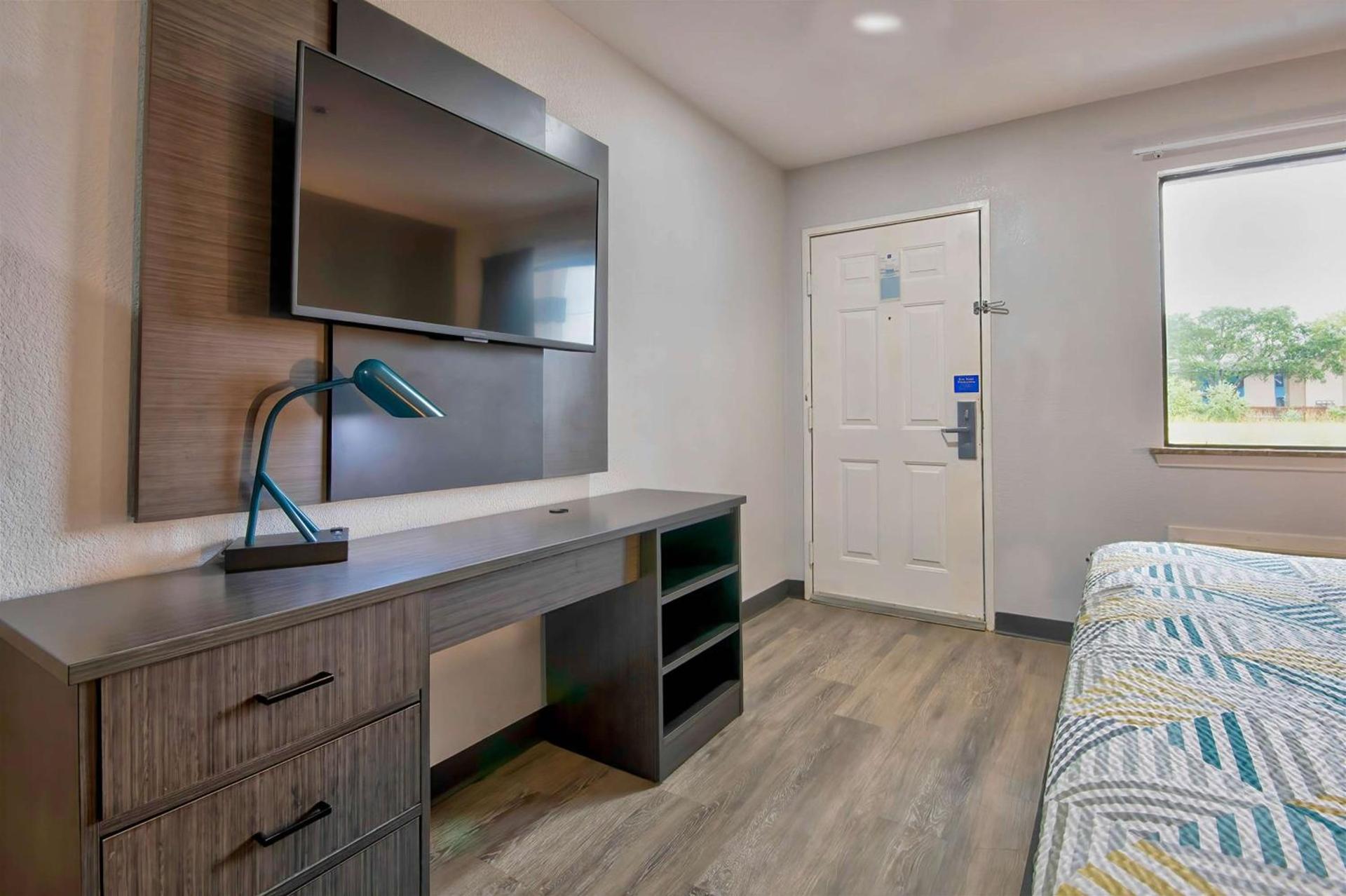 Studio 6 - Texas City, TX photo 11