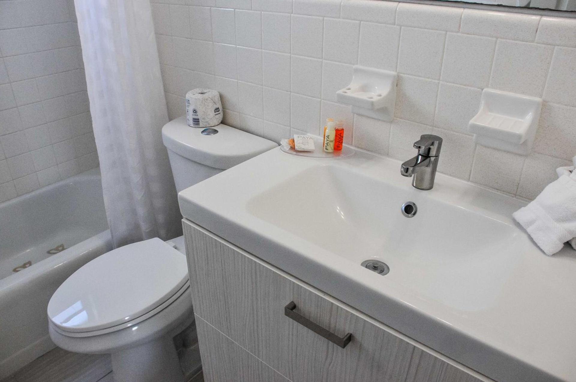 Regency Inn & Suites Sarasota photo 39
