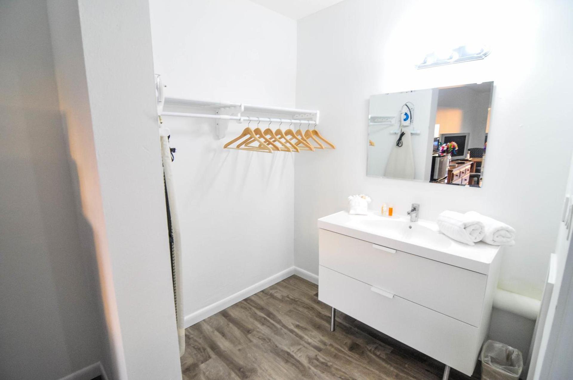 Regency Inn & Suites Sarasota photo 34