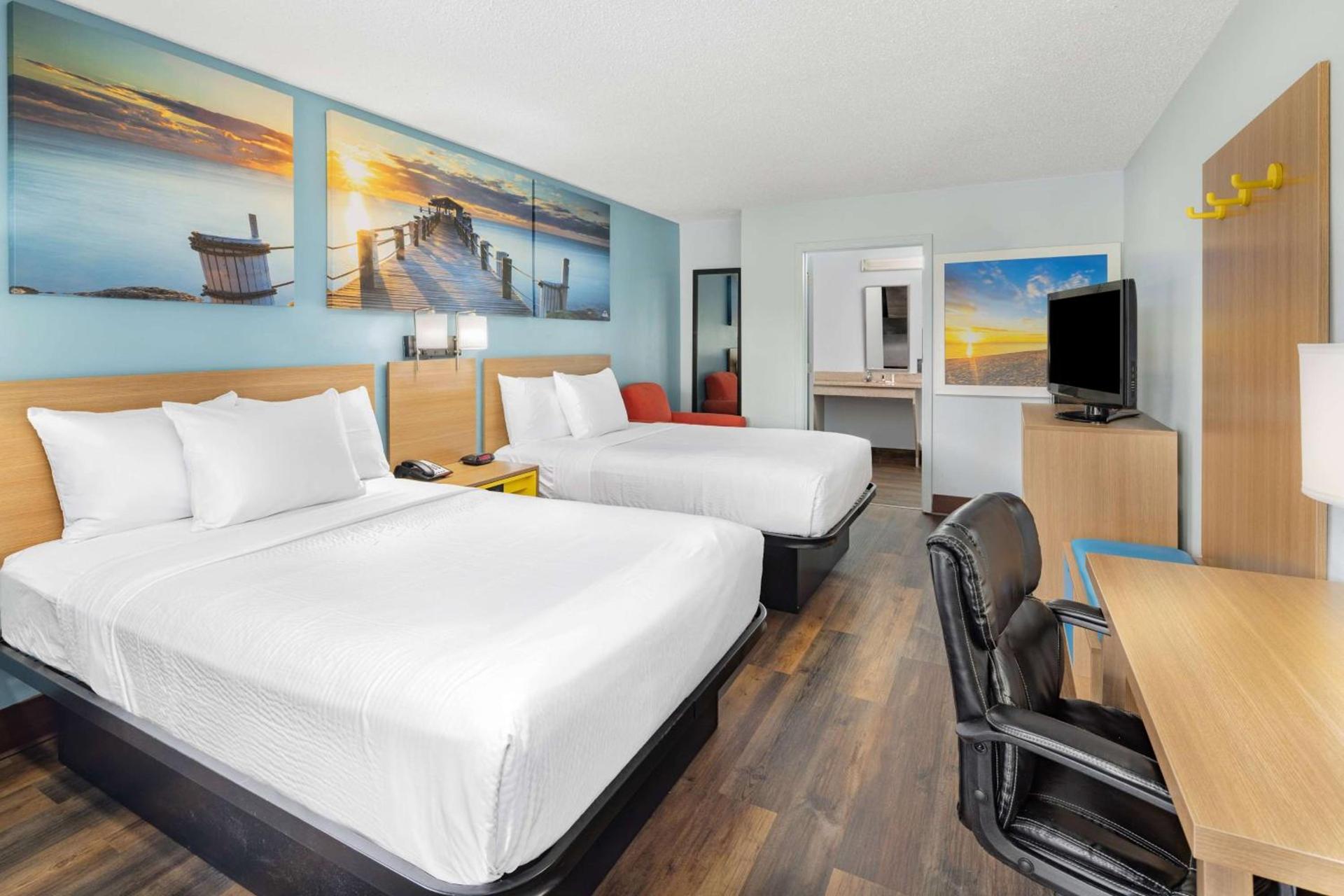Days Inn by Wyndham Pensacola I-10 photo 15