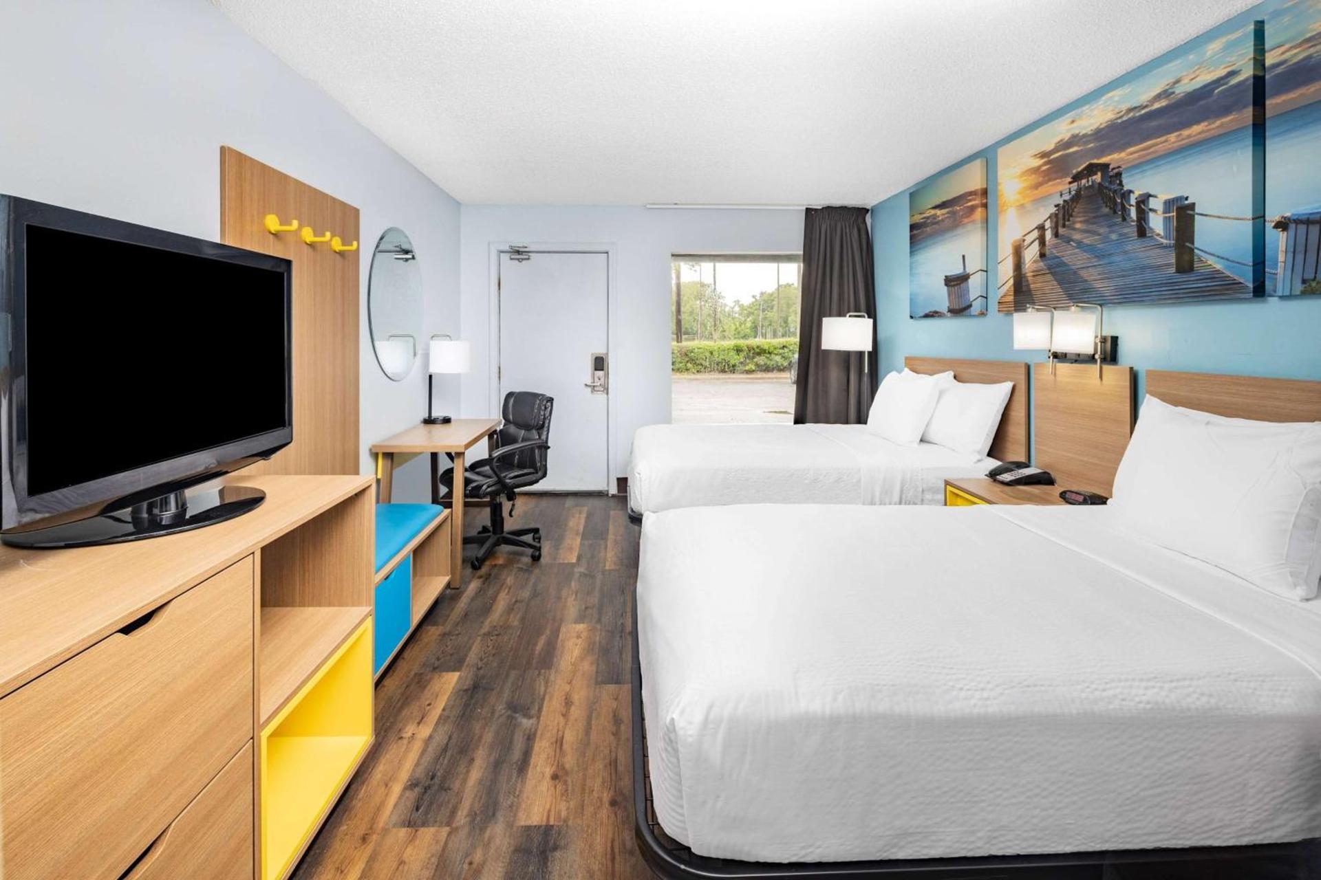 Days Inn by Wyndham Pensacola I-10 photo 17