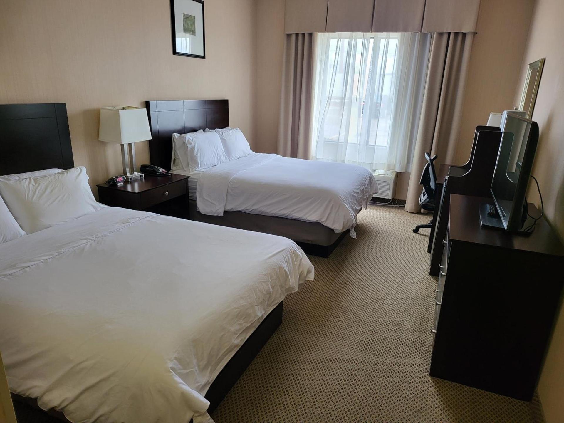 Holiday Inn Express Hotel & Suites Tipp City by IHG photo 17