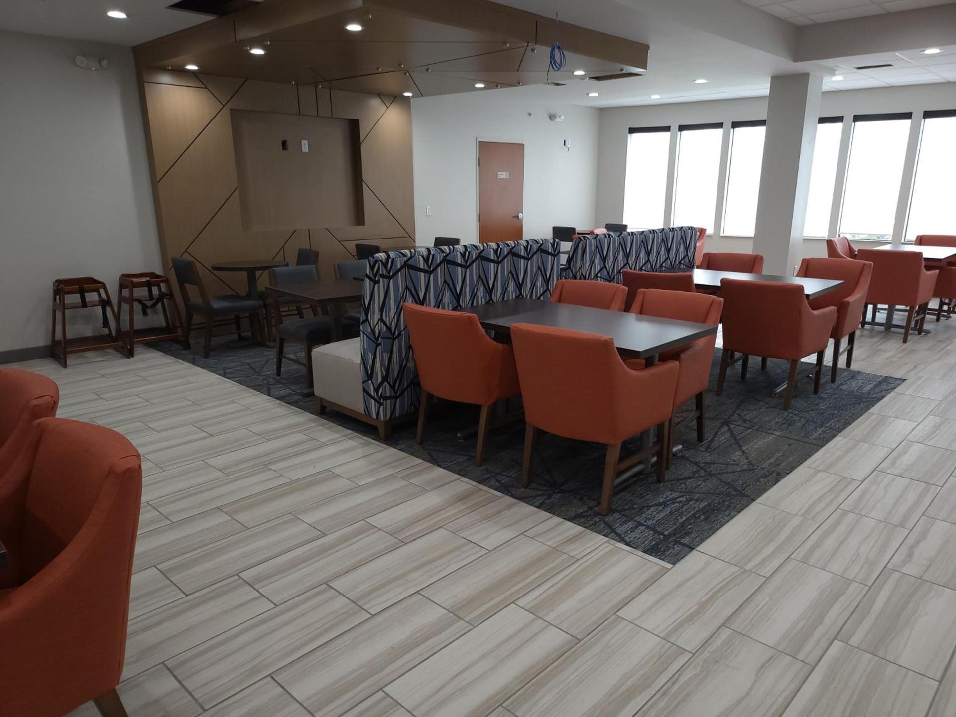 Holiday Inn Express Hotel & Suites Tipp City by IHG photo 23