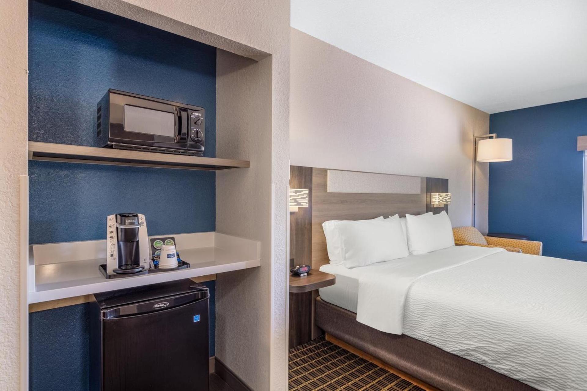 Holiday Inn Express & Suites Pittsburg by IHG photo 56