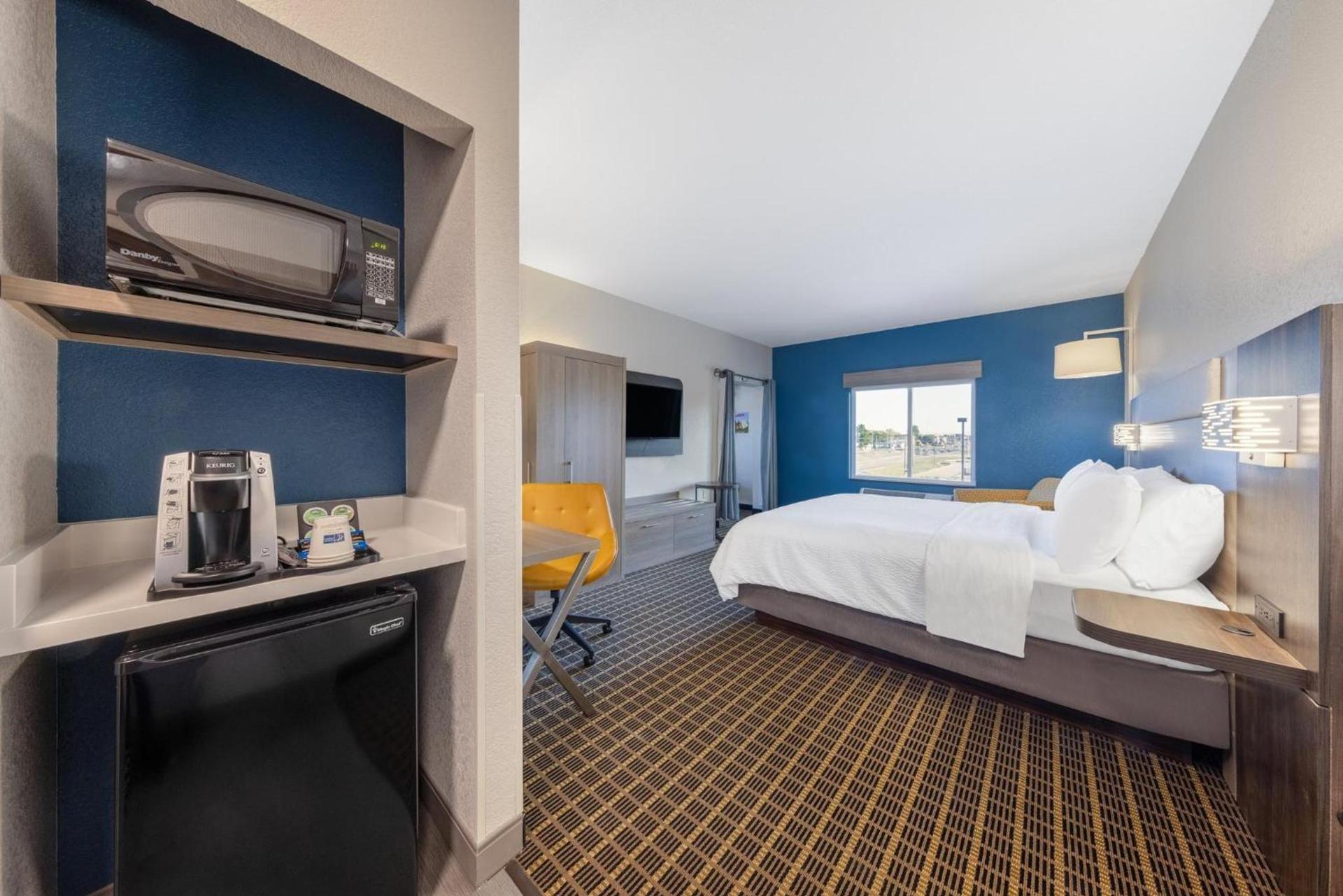 Holiday Inn Express & Suites Pittsburg by IHG photo 63