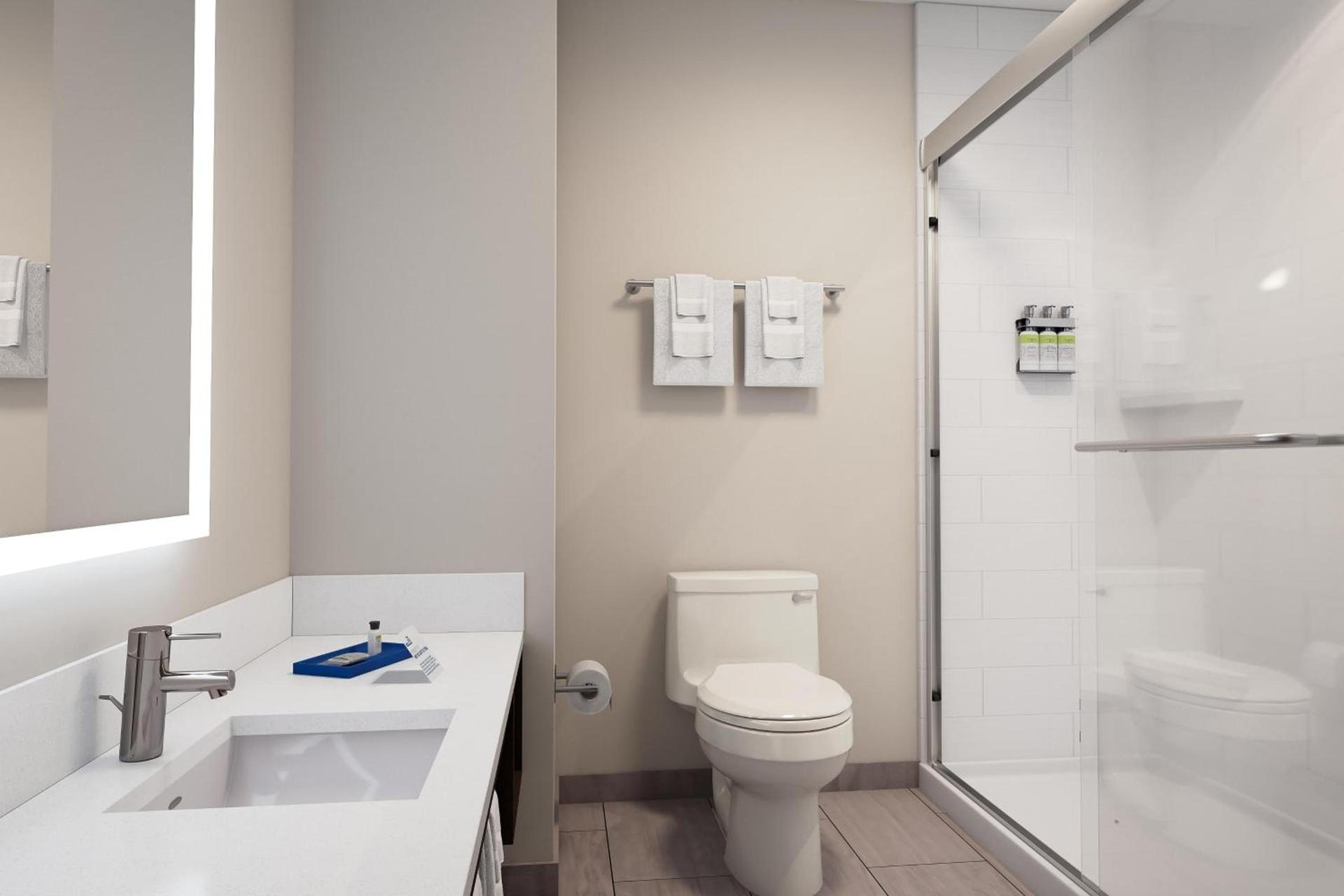 Holiday Inn Express & Suites Phoenix West - Tolleson by IHG photo 4
