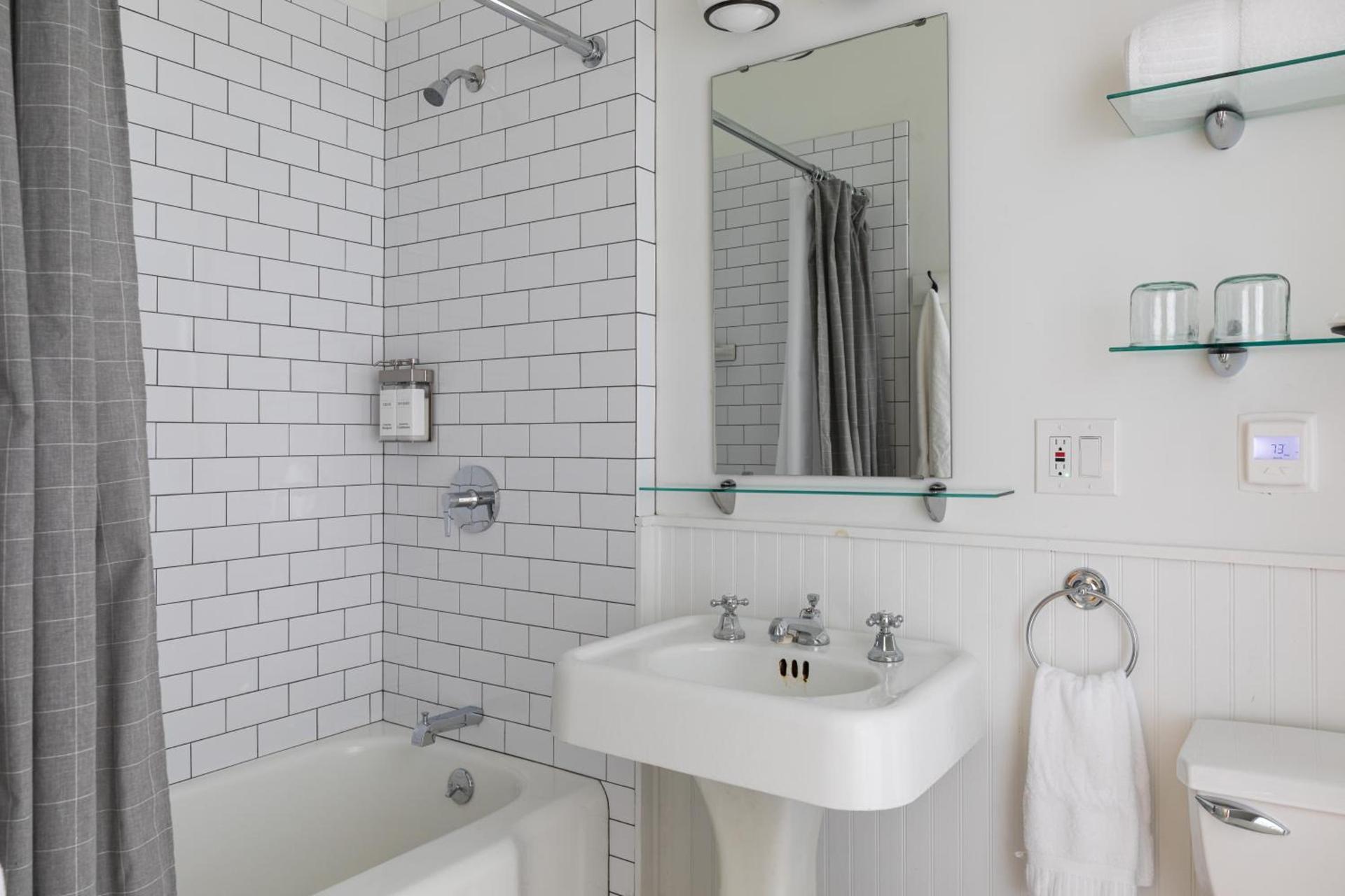 Howland House photo 16