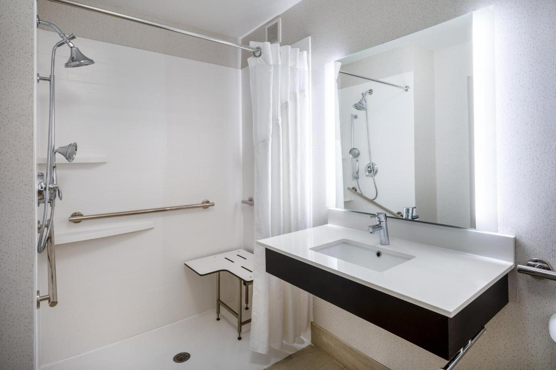 Holiday Inn Express Corydon by IHG photo 28