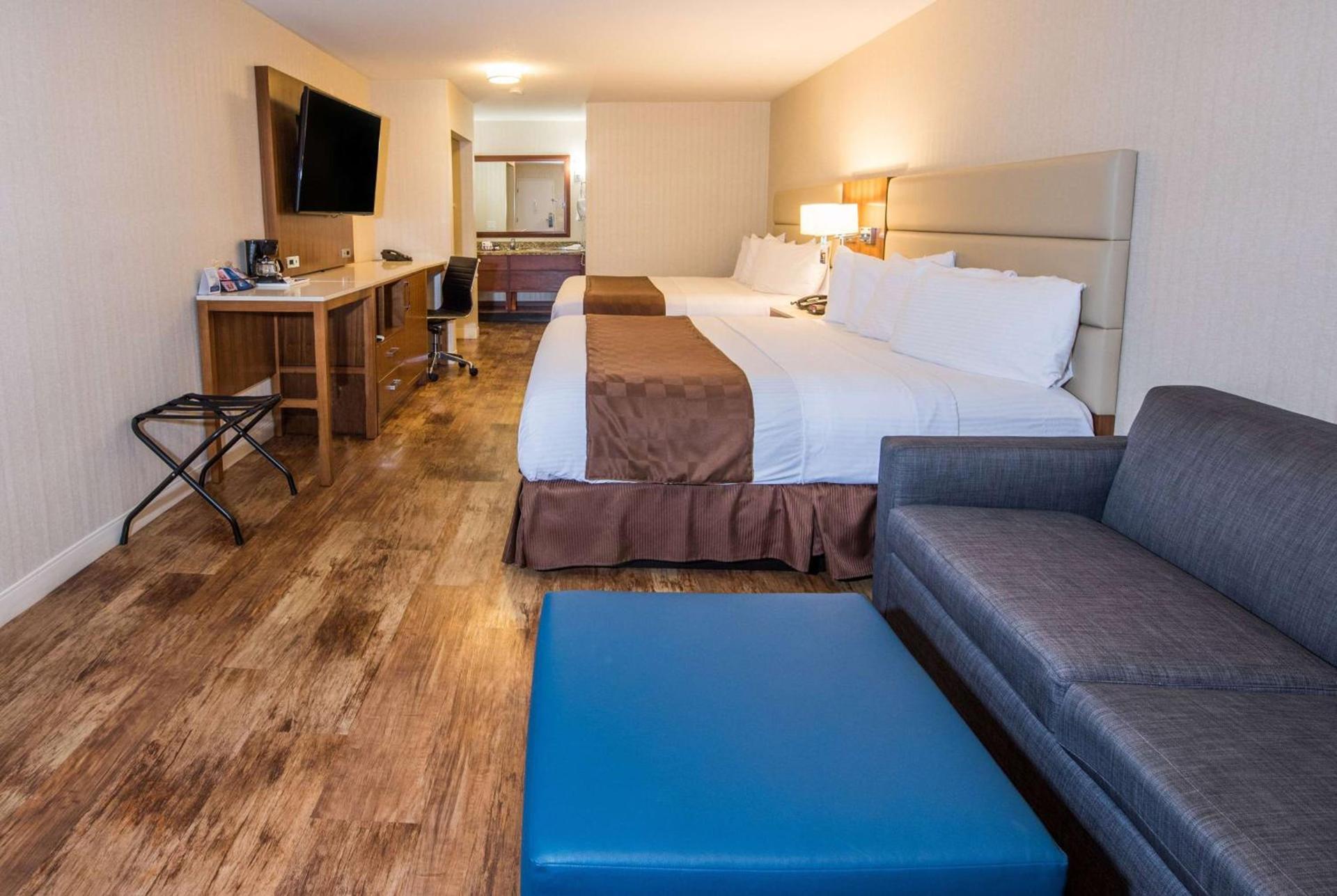 Travelodge by Wyndham Culver City photo 24