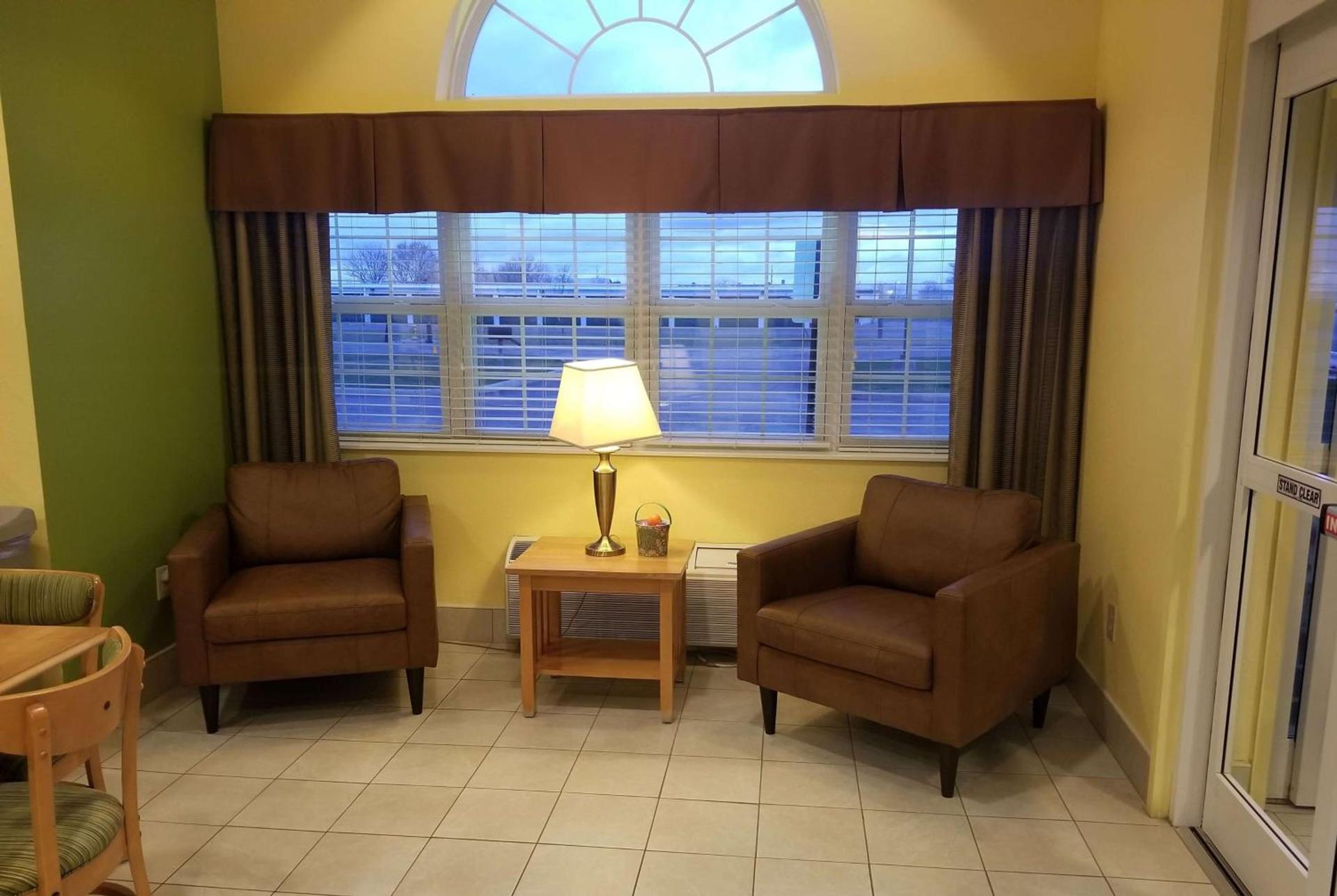 Microtel Inn & Suites by Wyndham Delphos photo 3