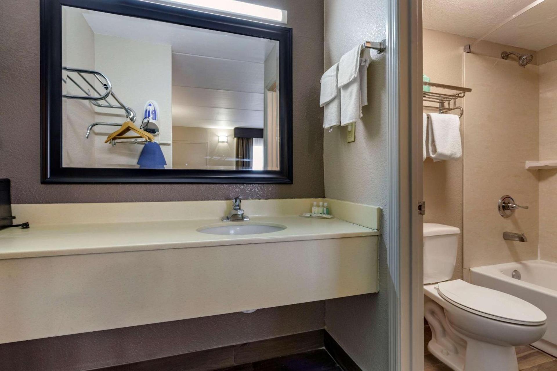 Quality Inn Duncan Spartanburg West photo 23