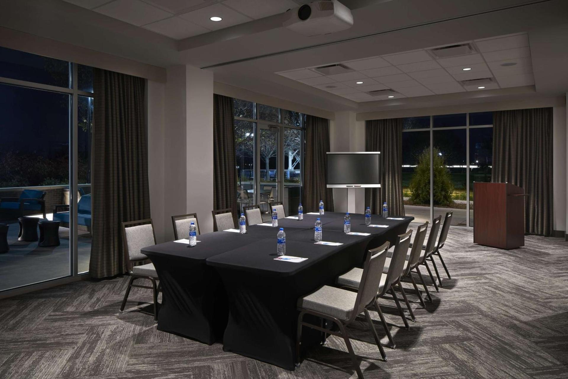 Hyatt Place Wilmington Riverfront photo 14
