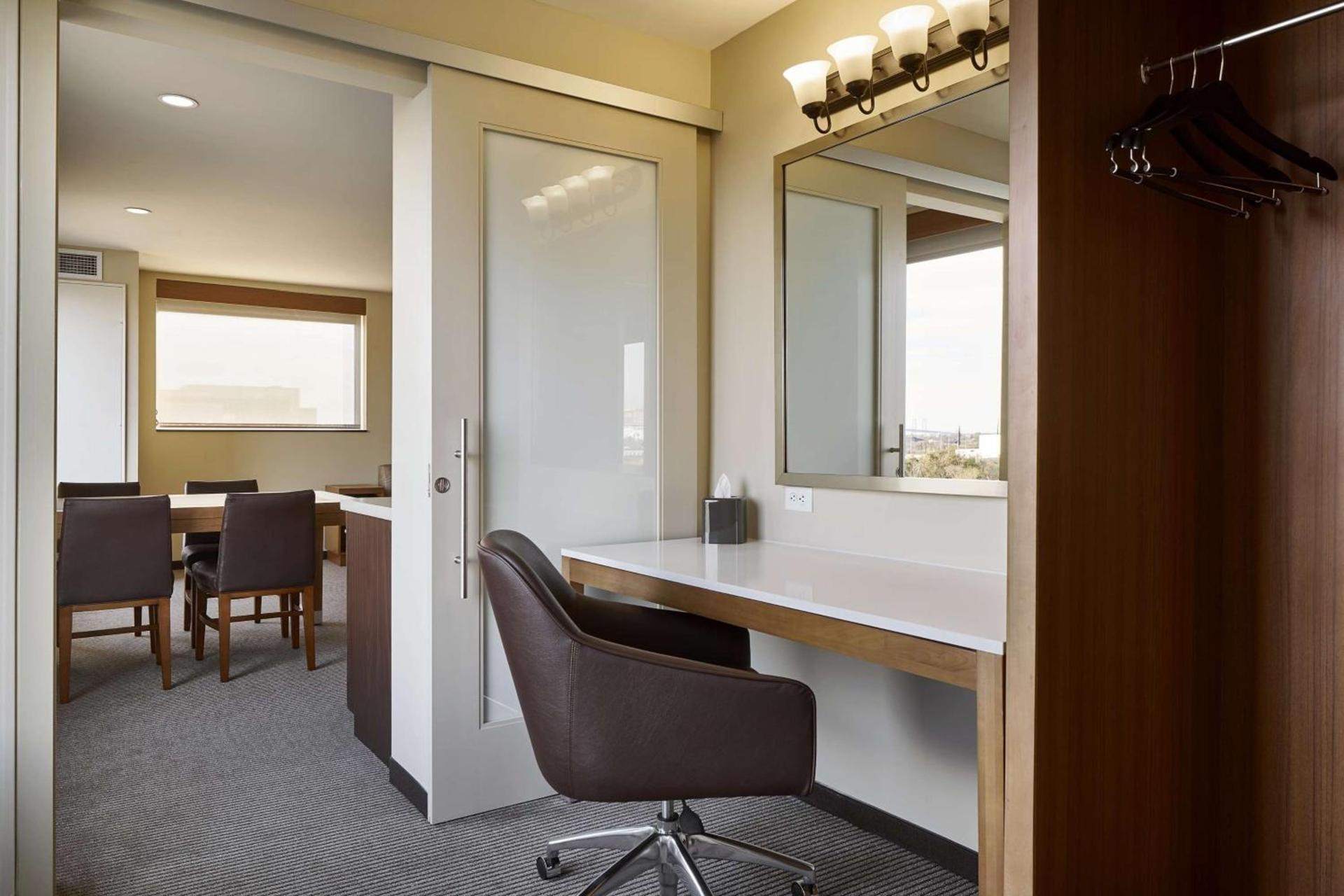 Hyatt Place Wilmington Riverfront photo 26