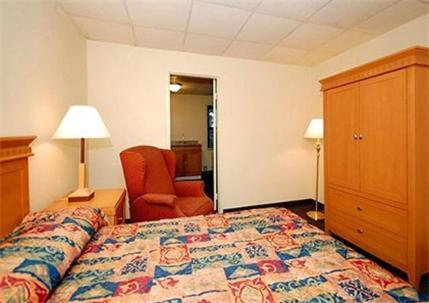 Super 8 by Wyndham Monticello NY photo 15