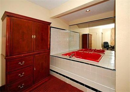 Super 8 by Wyndham Monticello NY photo 12