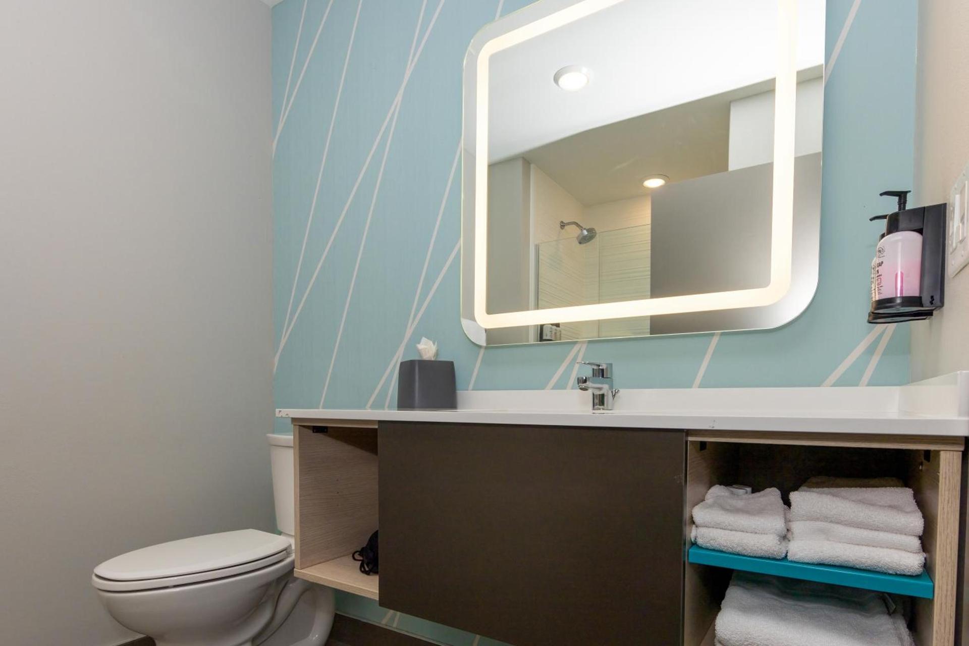 Avid Hotels - Denver Airport Area by IHG photo 24