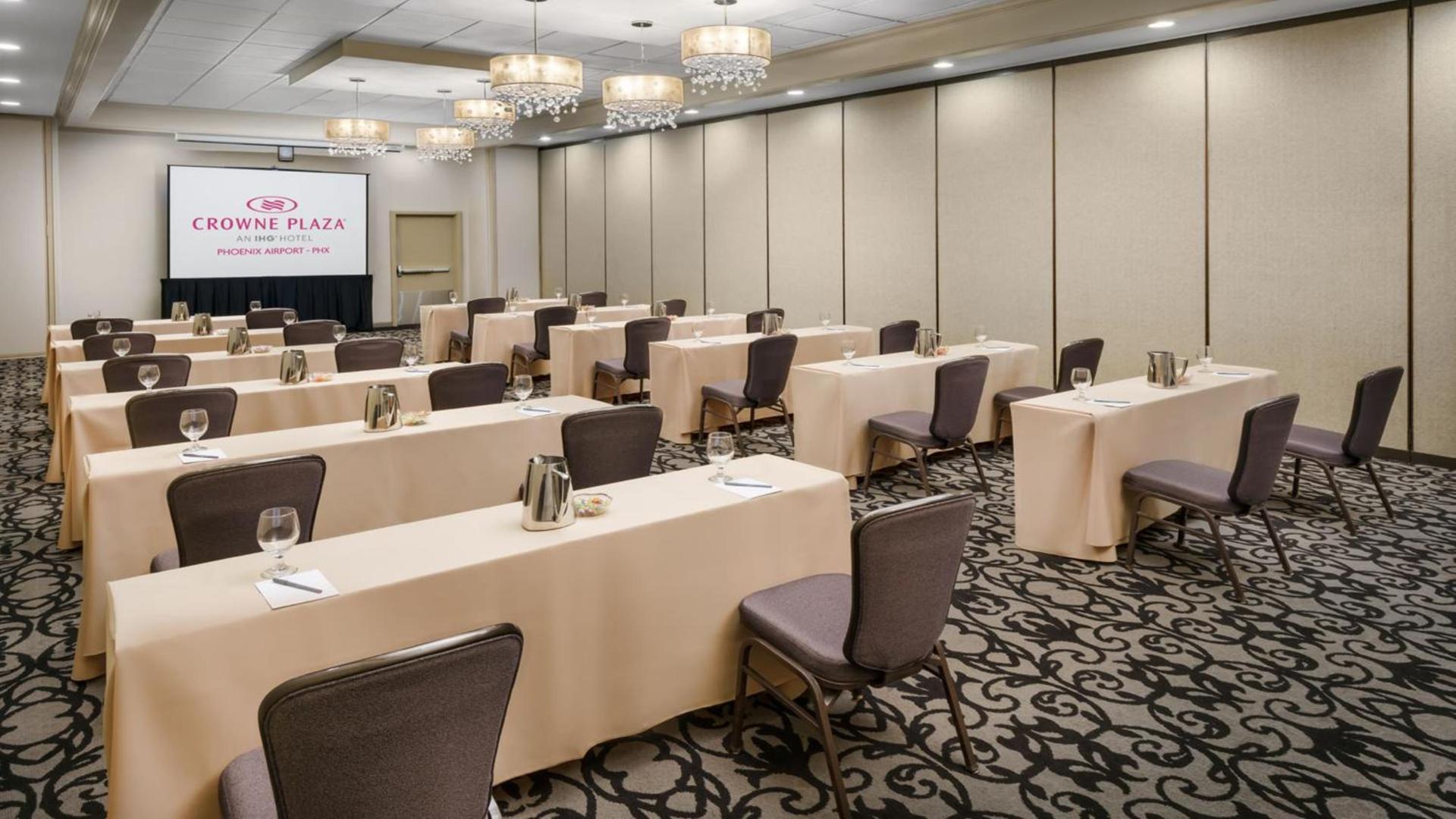 Crowne Plaza Phoenix Airport - PHX by IHG photo 53