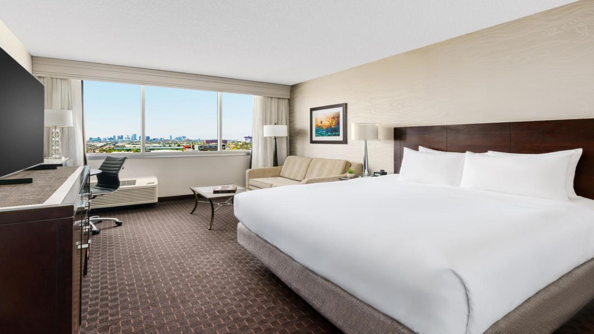 Crowne Plaza Phoenix Airport - PHX by IHG photo 62