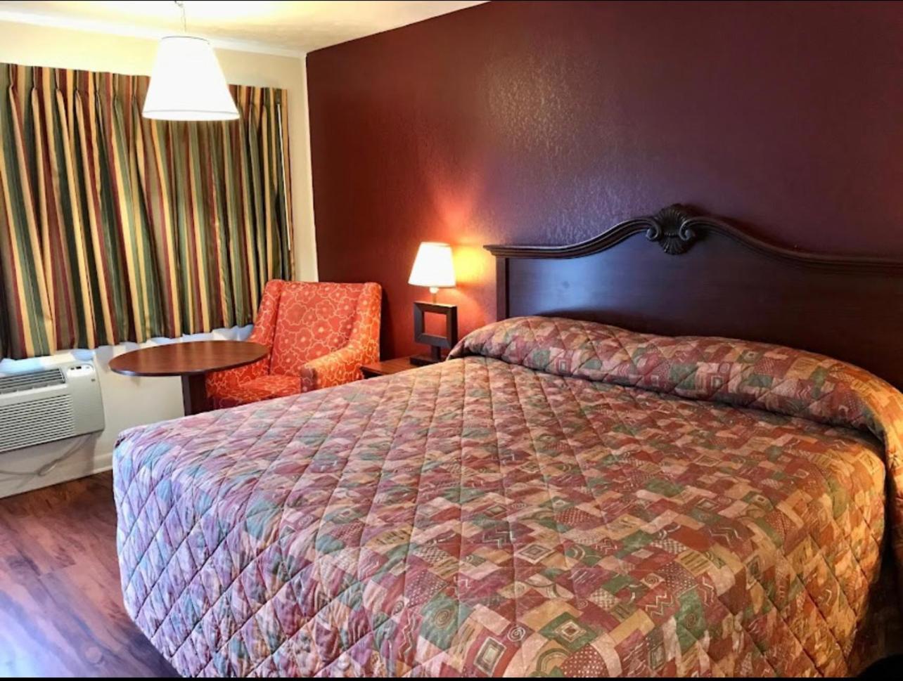 AMERICAN INN Stevenson photo 3