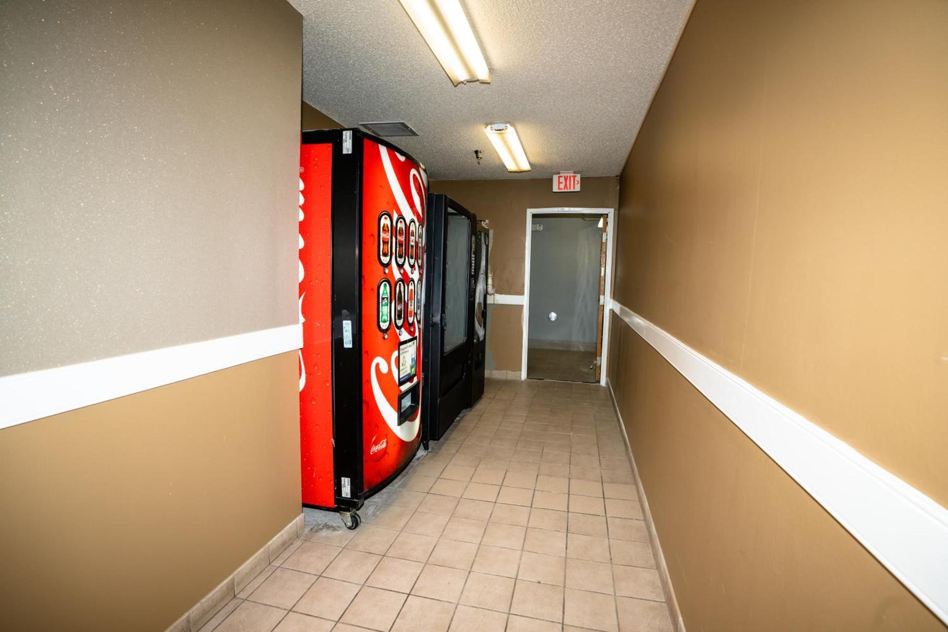 Econo Lodge photo 19