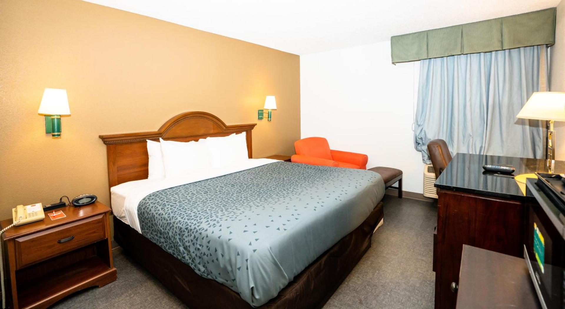 Econo Lodge photo 24