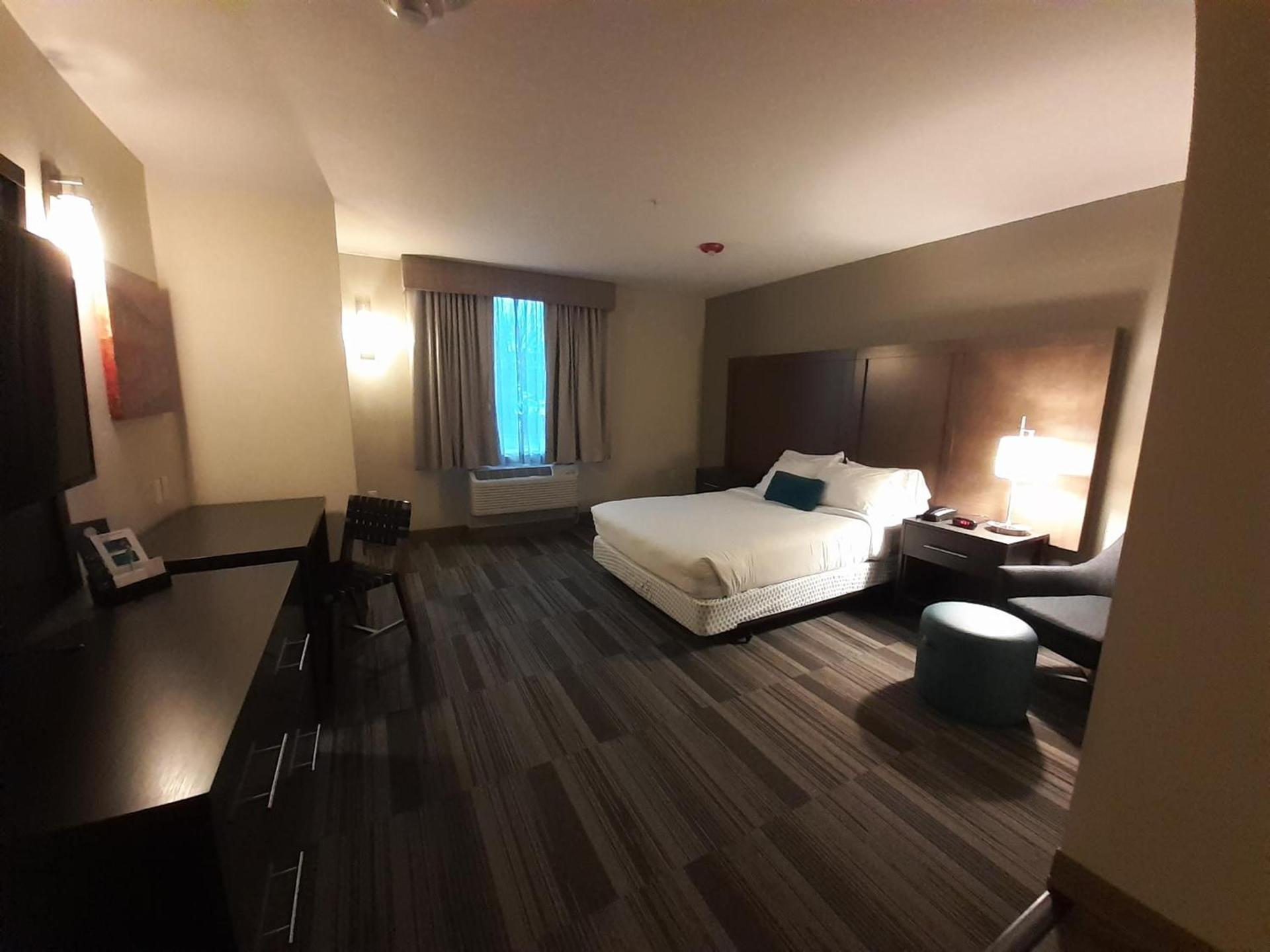 Simple Suites Boise Airport photo 7