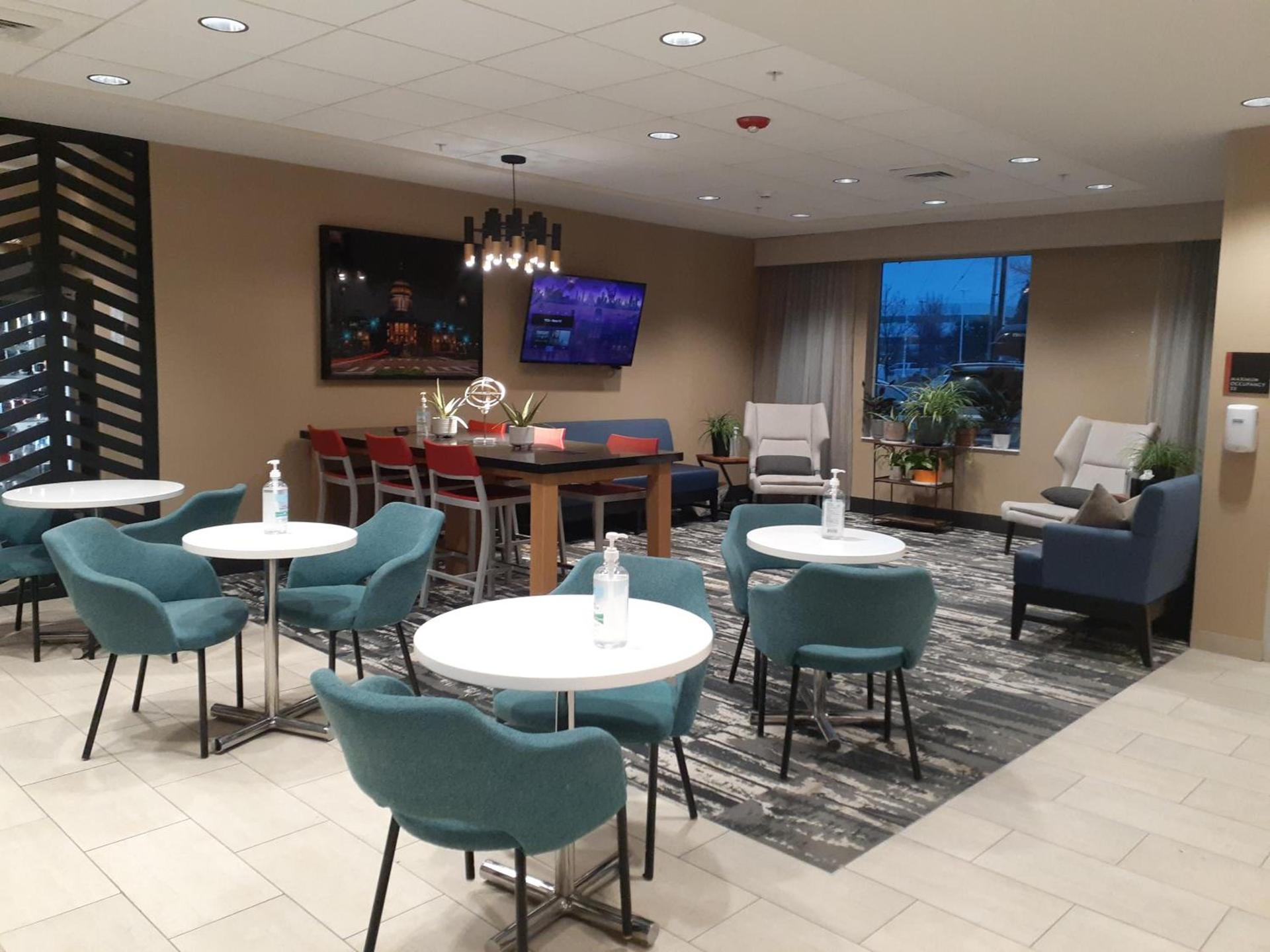Simple Suites Boise Airport photo 13