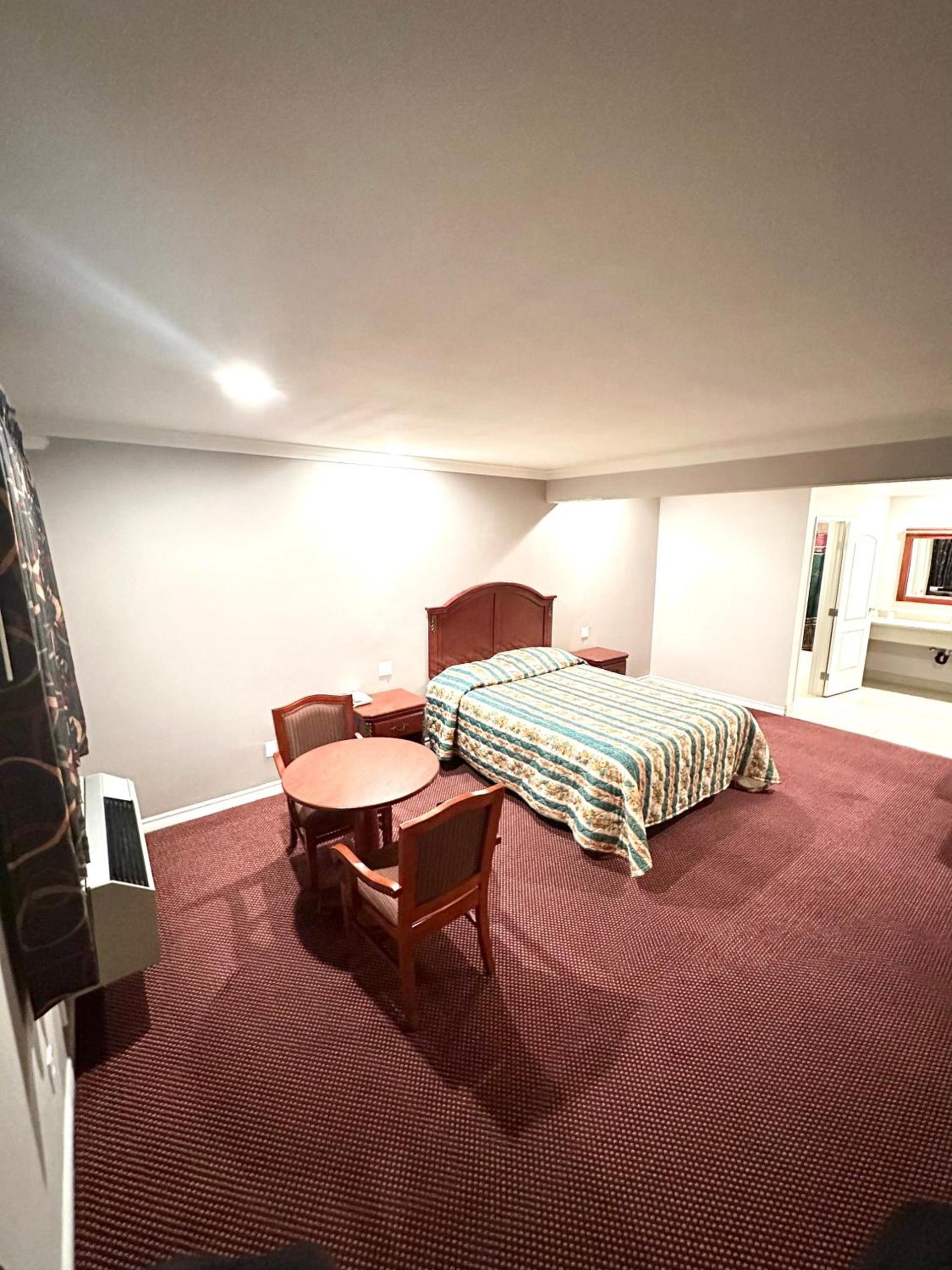 Tropic West Motel photo 4