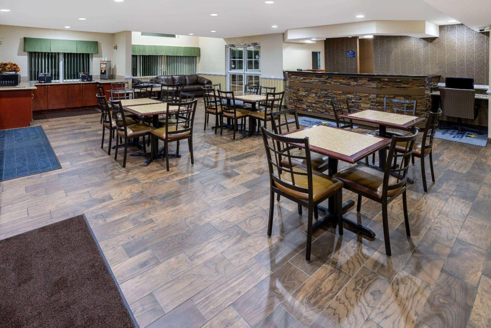 Microtel Inn and Suites - Salisbury photo 9