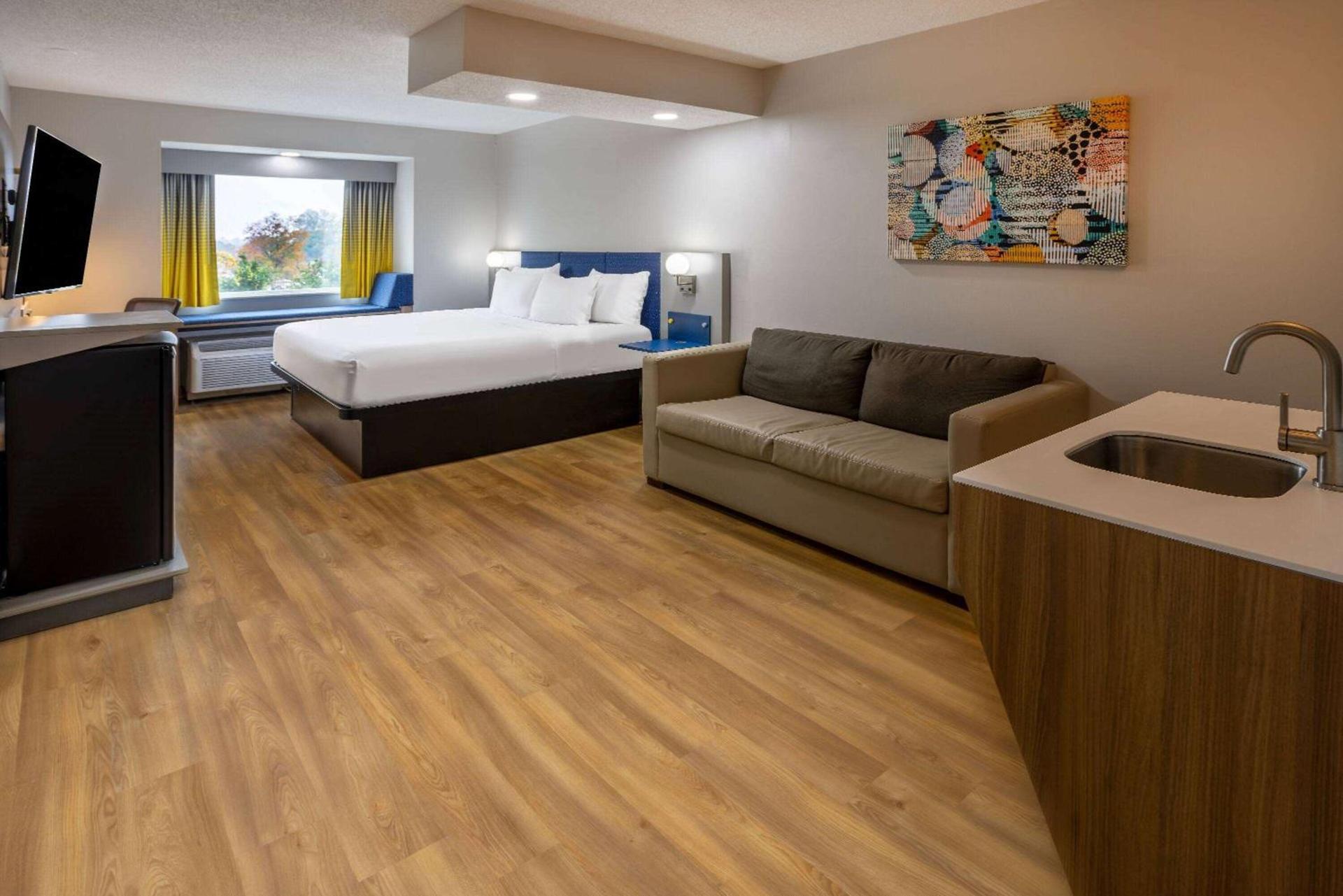 Microtel Inn and Suites - Salisbury photo 22