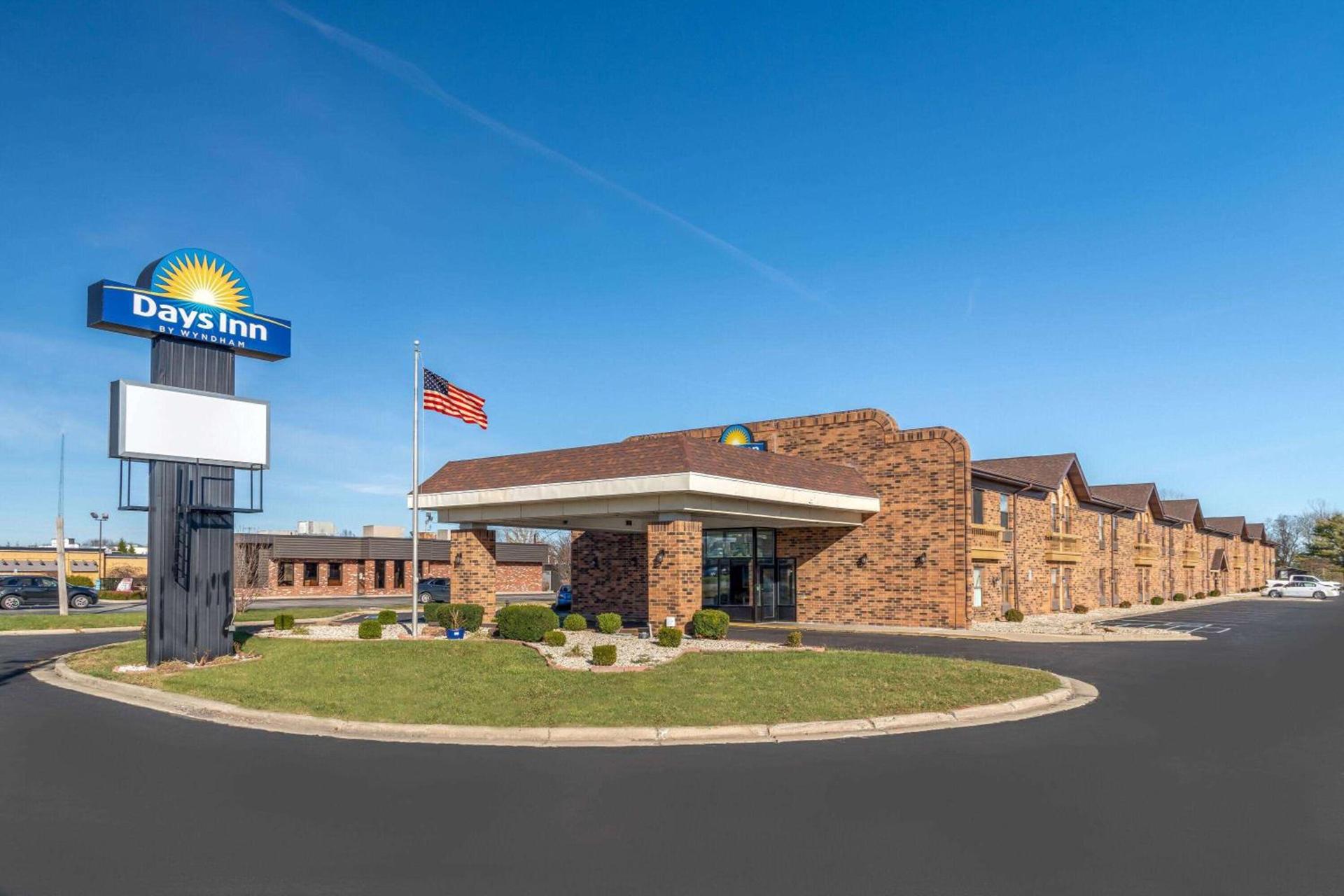 Days Inn by Wyndham Anderson IN photo 3