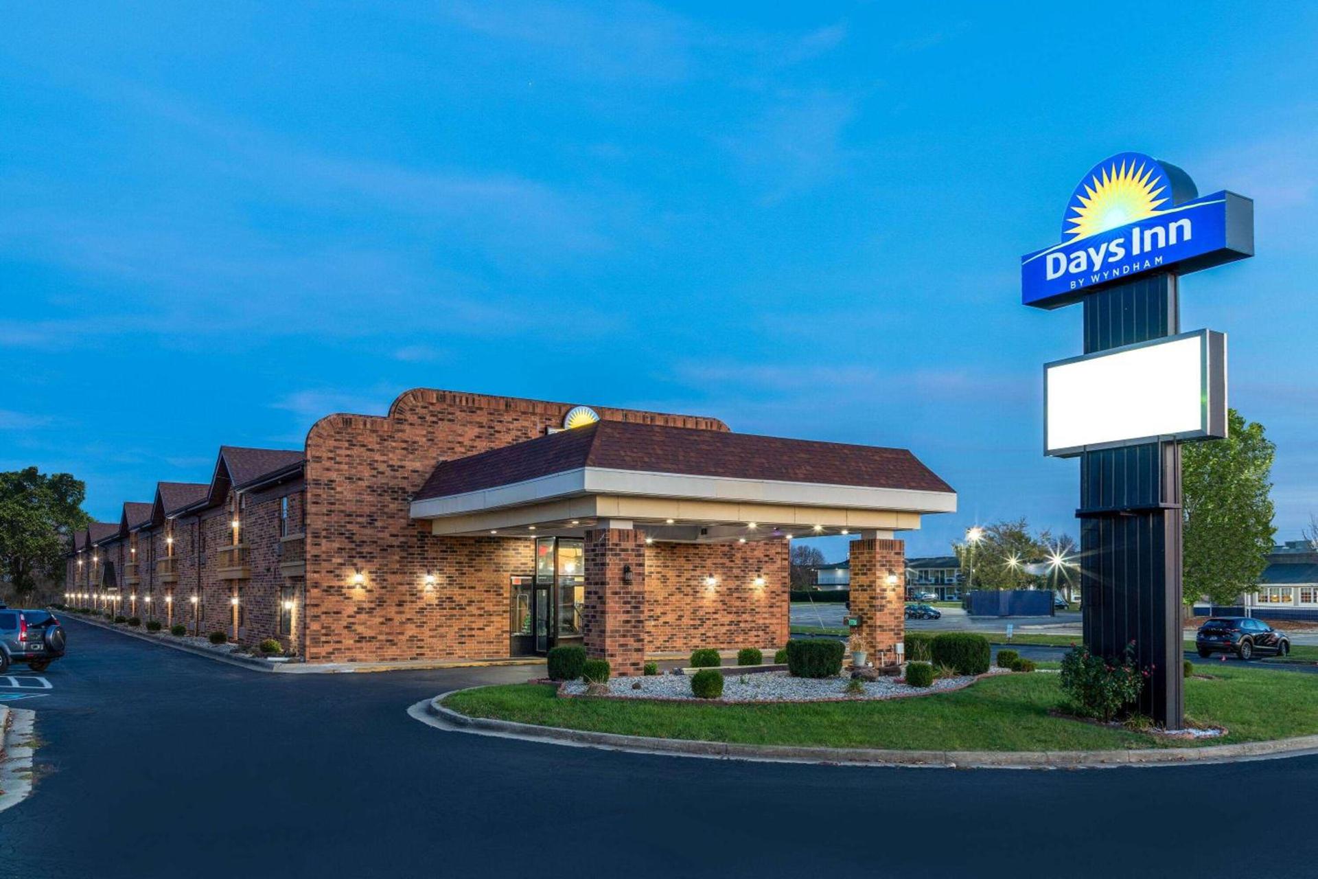 Days Inn by Wyndham Anderson IN photo 4