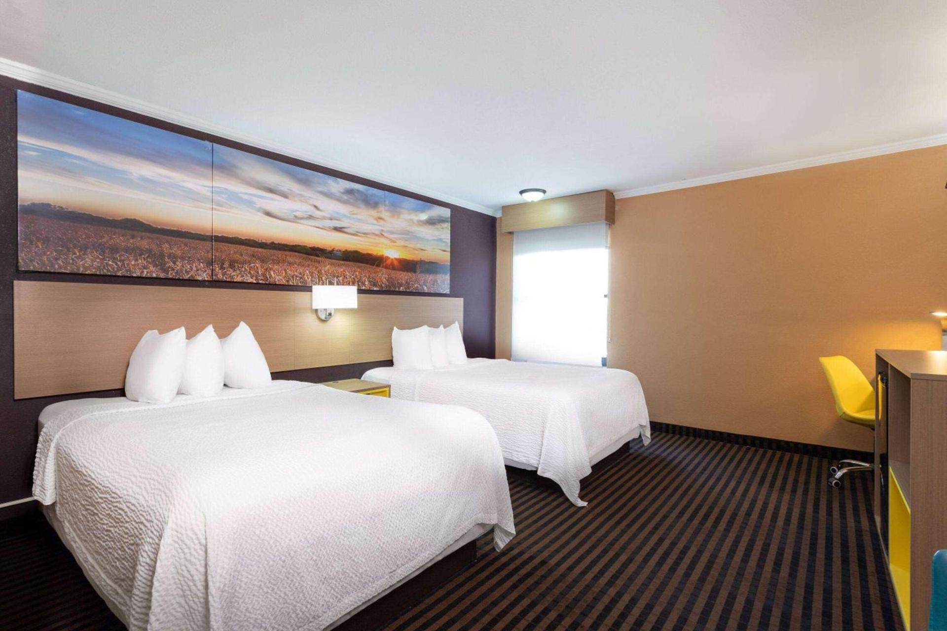 Days Inn by Wyndham Anderson IN photo 9