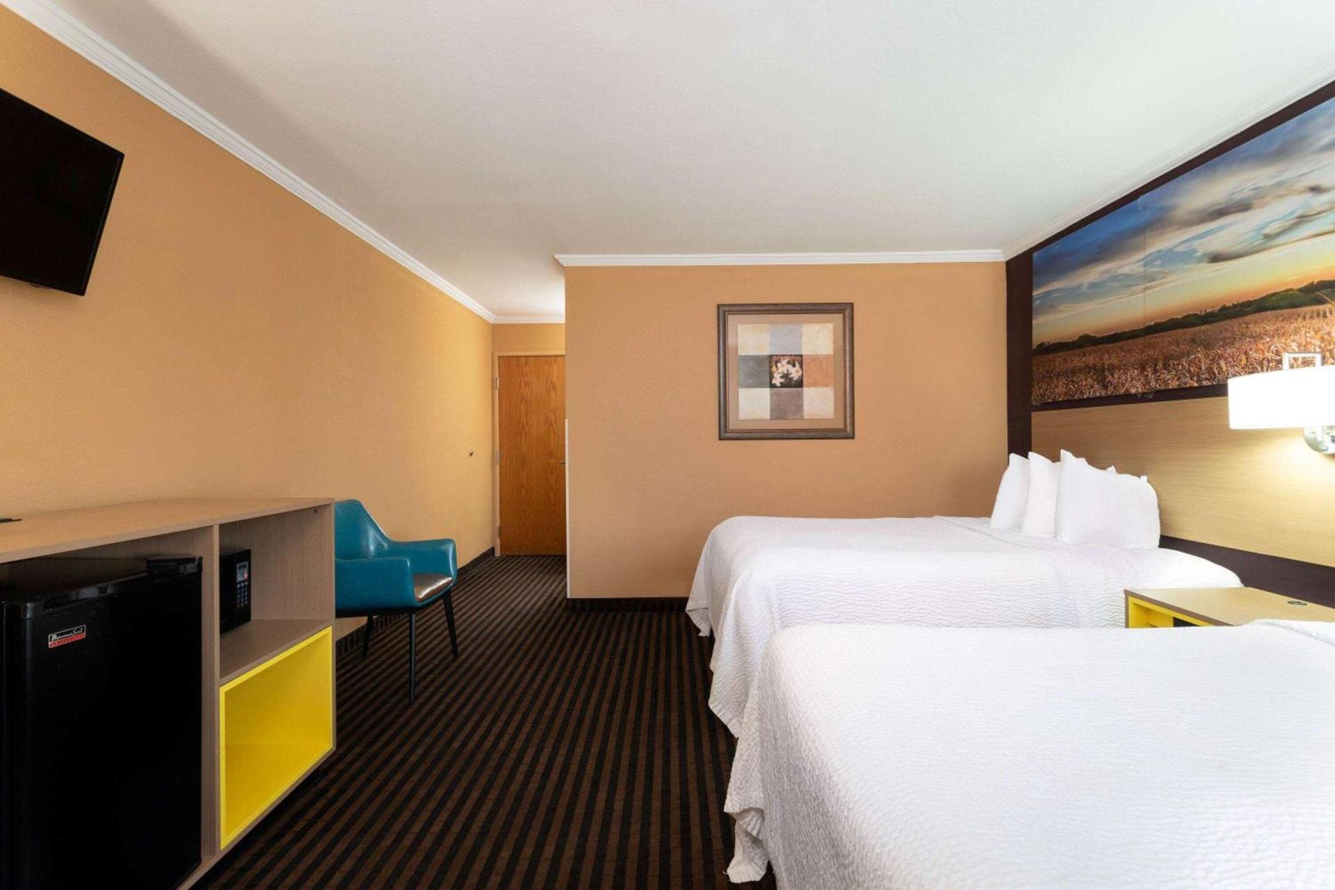 Days Inn by Wyndham Anderson IN photo 10